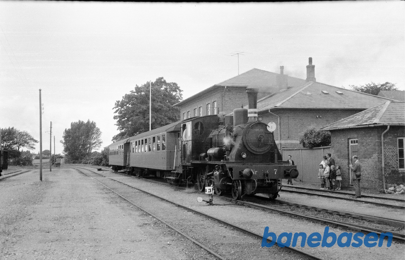 ØSJS nr. 7 med udflugtstog på ØSJS ØSJS nr. 7 med udflugtstog på ØSJS
