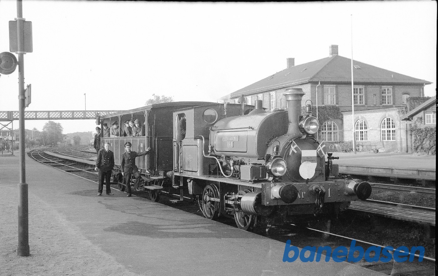 ØG nr. 1 + SJS CC 311 på vej fra Østerport til Helsingør ØG nr. 1 + SJS CC 311 på vej fra Østerport til Helsingør