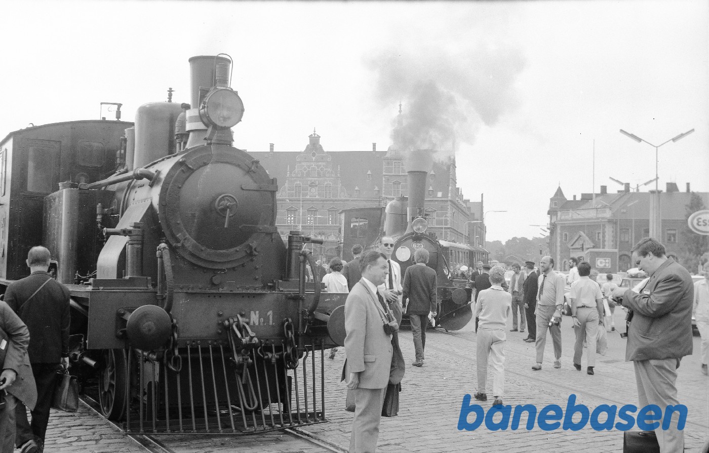 HTJ G 625 med udflugtstog for MOROP og SVJ nr. 1 HTJ G 625 med udflugtstog for MOROP og SVJ nr. 1