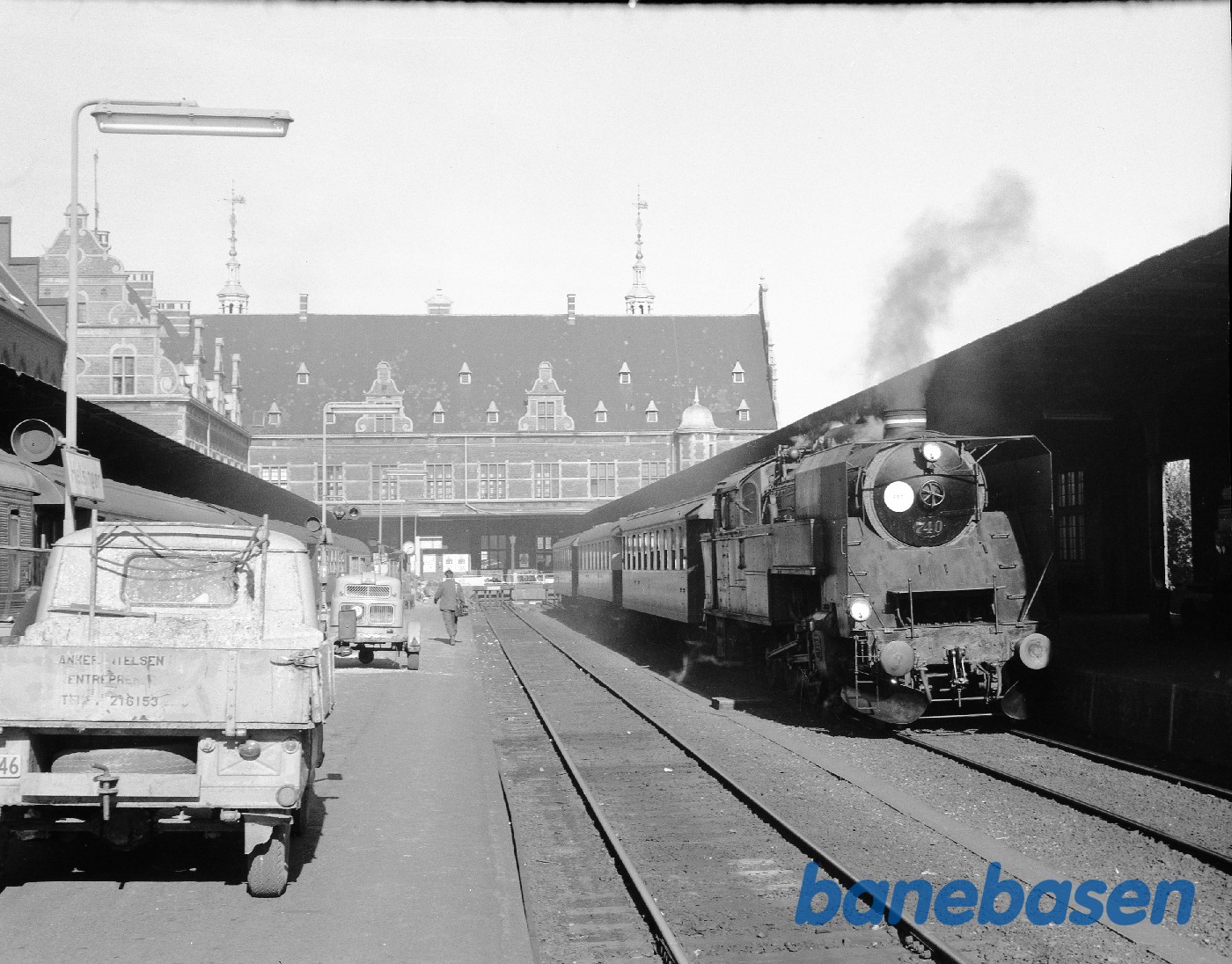 S 740 med udflugtstog for HgJK S 740 med udflugtstog for HgJK