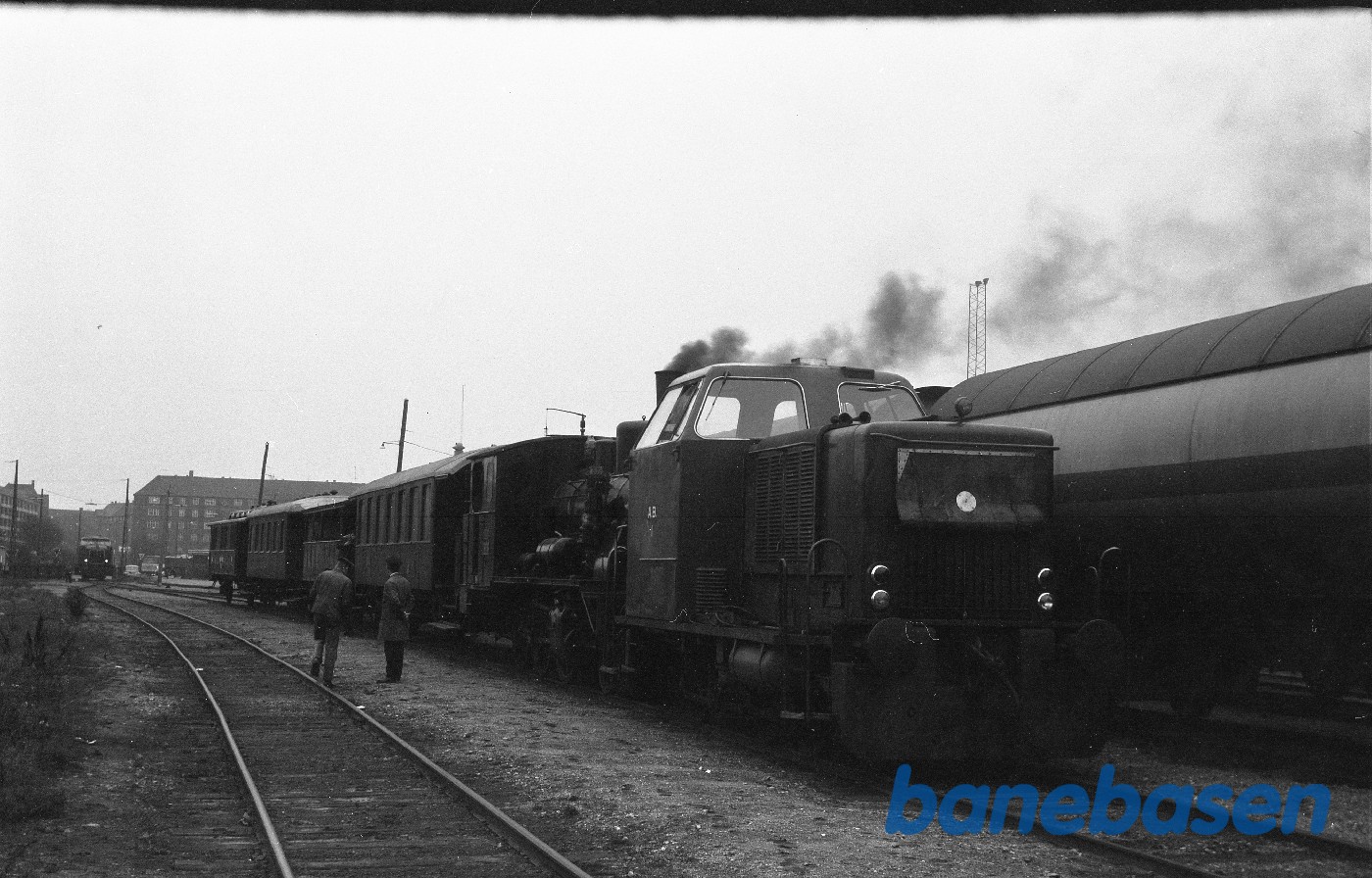 AB M 1 + ØSJS nr. 7 med veterantog AB M 1 + ØSJS nr. 7 med veterantog