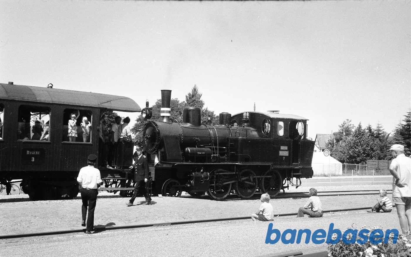 ØSJS nr. 7 med veterantog ØSJS nr. 7 med veterantog