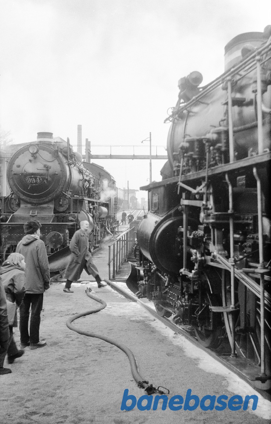 E 994 + E 978 E 994 + E 978