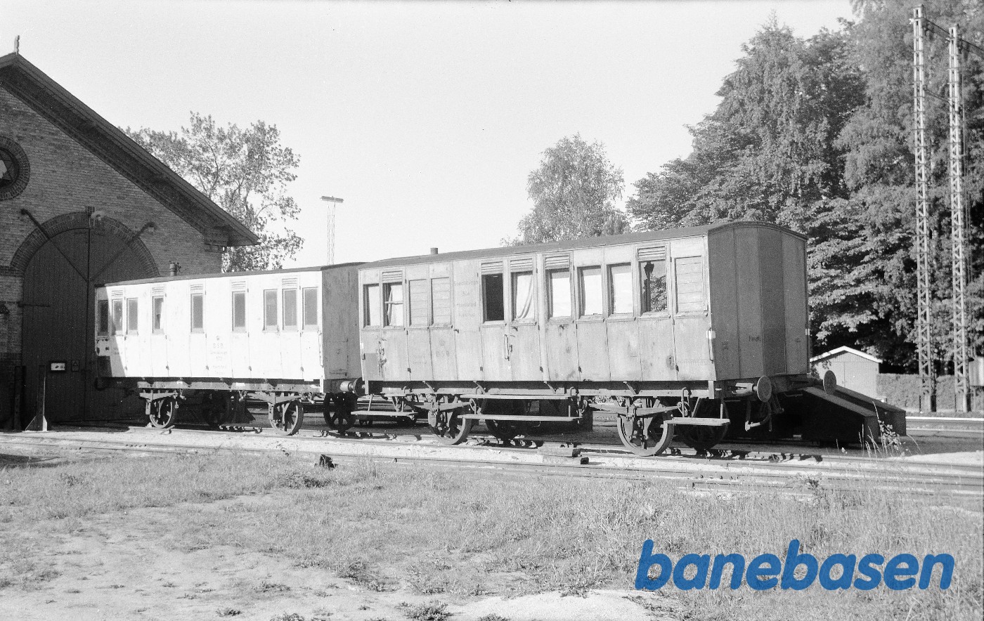 DSB Specialvogn 304 + DSB Specialvogn 572 DSB Specialvogn 304 + DSB Specialvogn 572