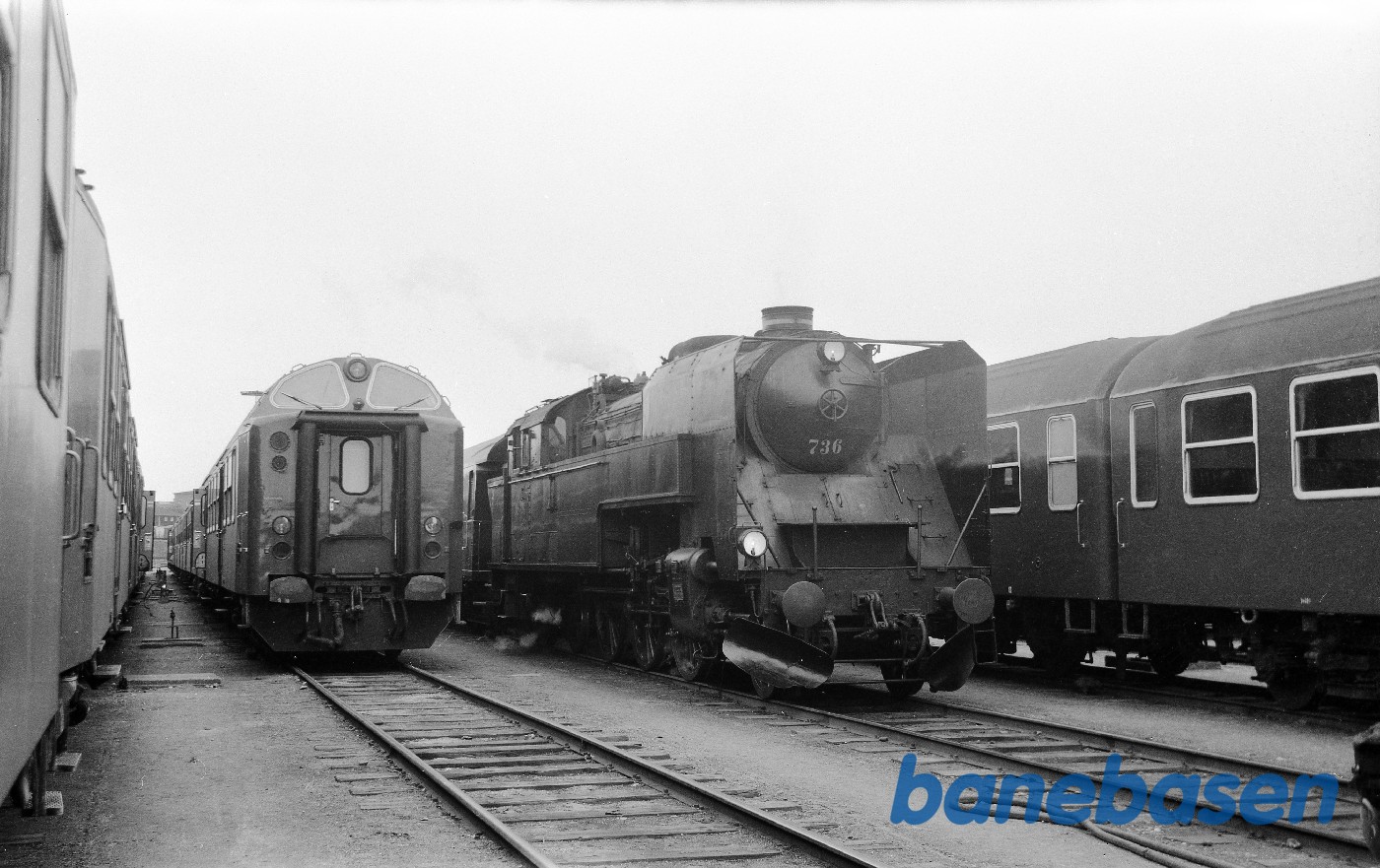 S 736 henter vogne til udflugtstog afskedstur S 736 S 736 henter vogne til udflugtstog afskedstur S 736