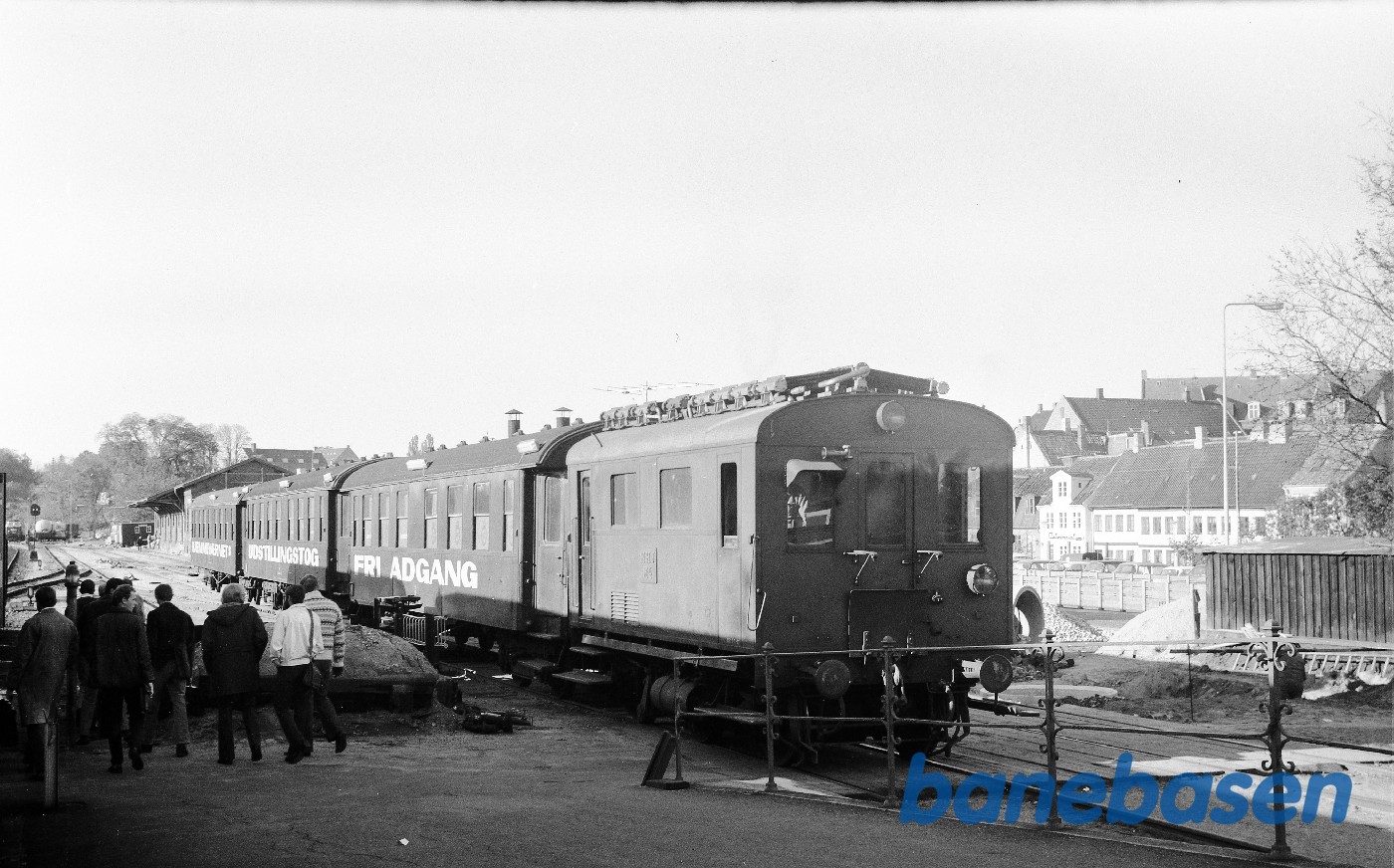 HHJ M 4 med Hjemmeværnets udstillingstog HHJ M 4 med Hjemmeværnets udstillingstog