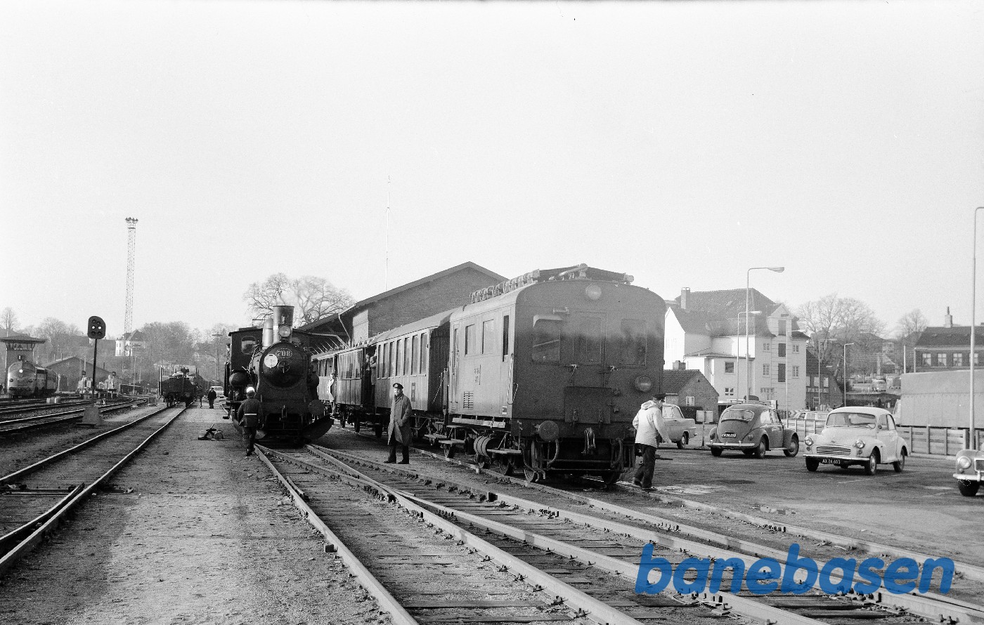 C 708 på vej i hus efter kørsel for HgJK, HHJ M 4 forspændt HgJK C 708 på vej i hus efter kørsel for HgJK, HHJ M 4 forspændt HgJK