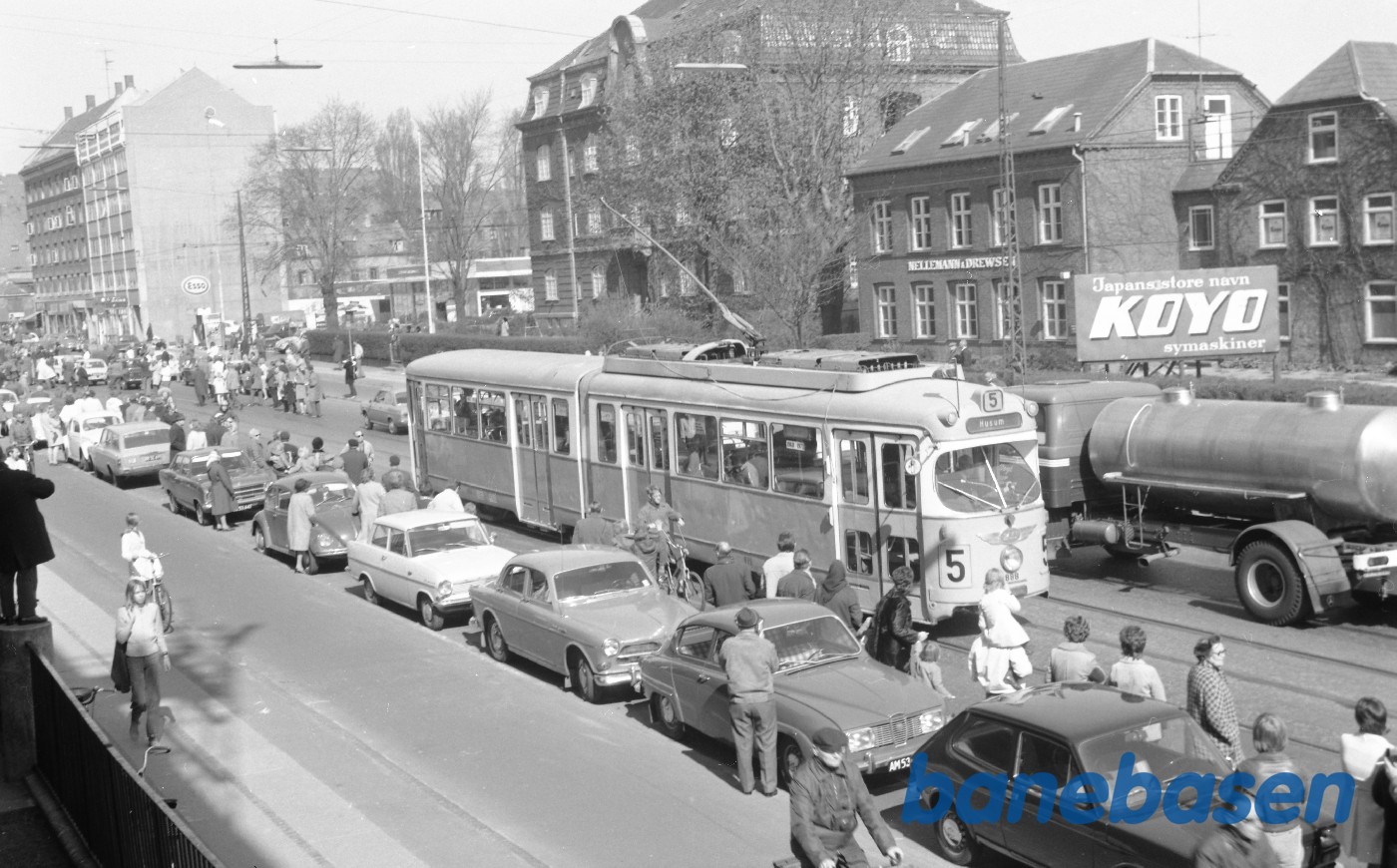 Sporvejskavalkade, ledvogn nr. 888 på Frederikssundsvej Sporvejskavalkade, ledvogn nr. 888 på Frederikssundsvej