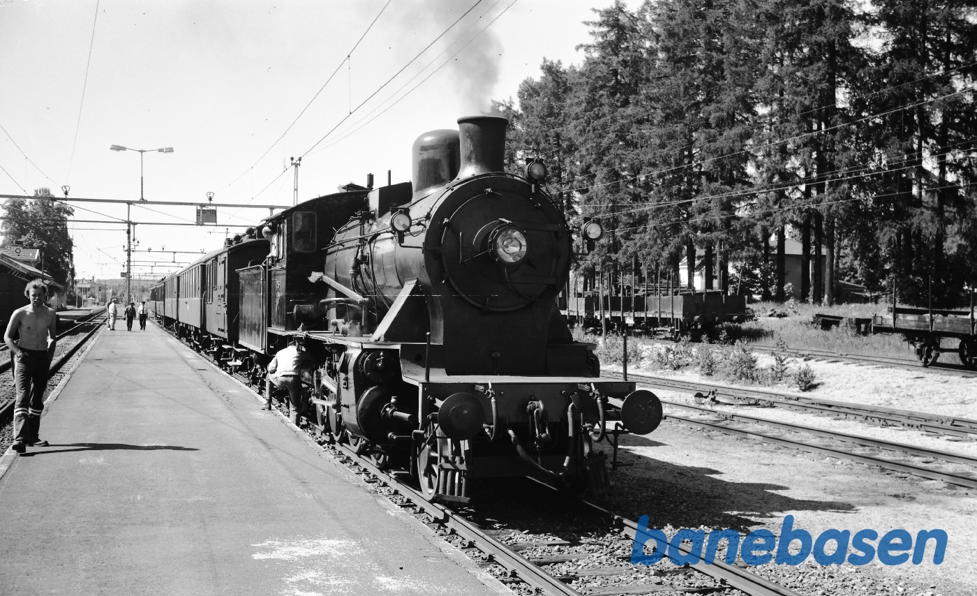 damplokomotiv med tog damplokomotiv med tog