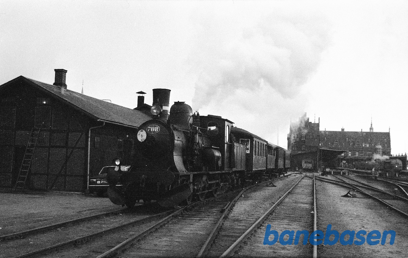 DSB C 708 med HgJK-vogne DSB C 708 med HgJK-vogne