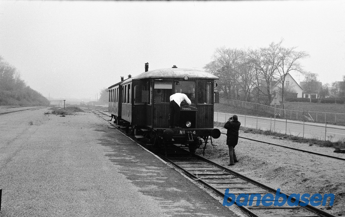 LNJ M 4 + OHJ C 216 LNJ M 4 + OHJ C 216