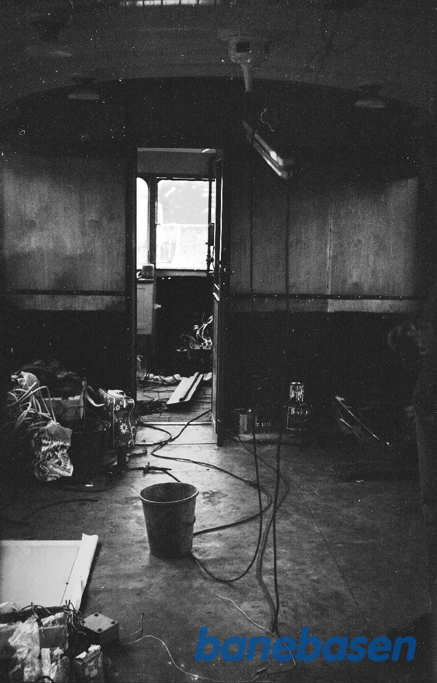 Interiør LNJ M 4 under istandsættelse Interiør LNJ M 4 under istandsættelse