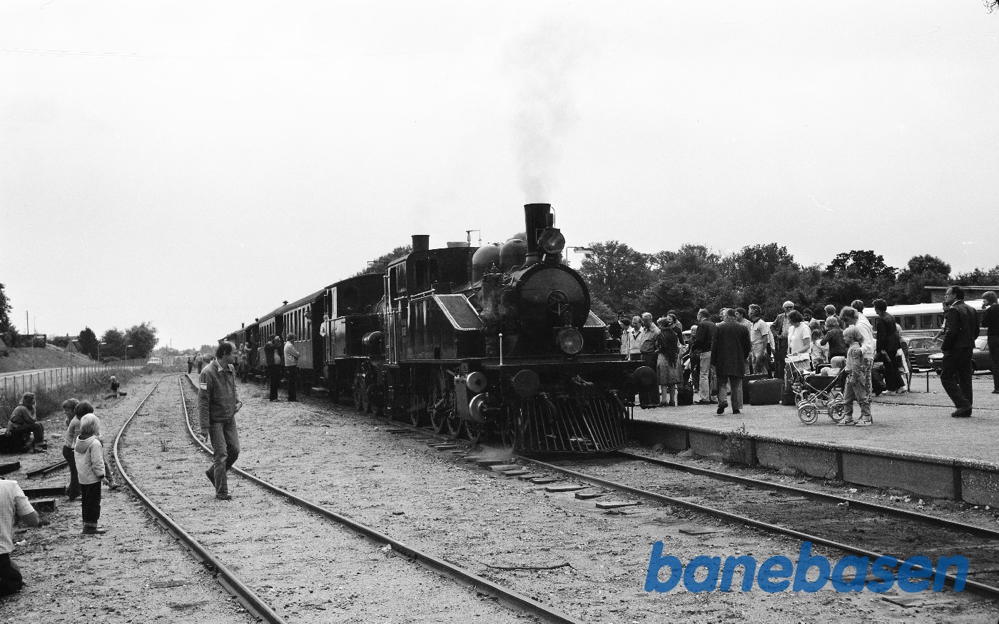 OKMJ nr. 14 + ØSJS nr. 7 med veterantog OKMJ nr. 14 + ØSJS nr. 7 med veterantog