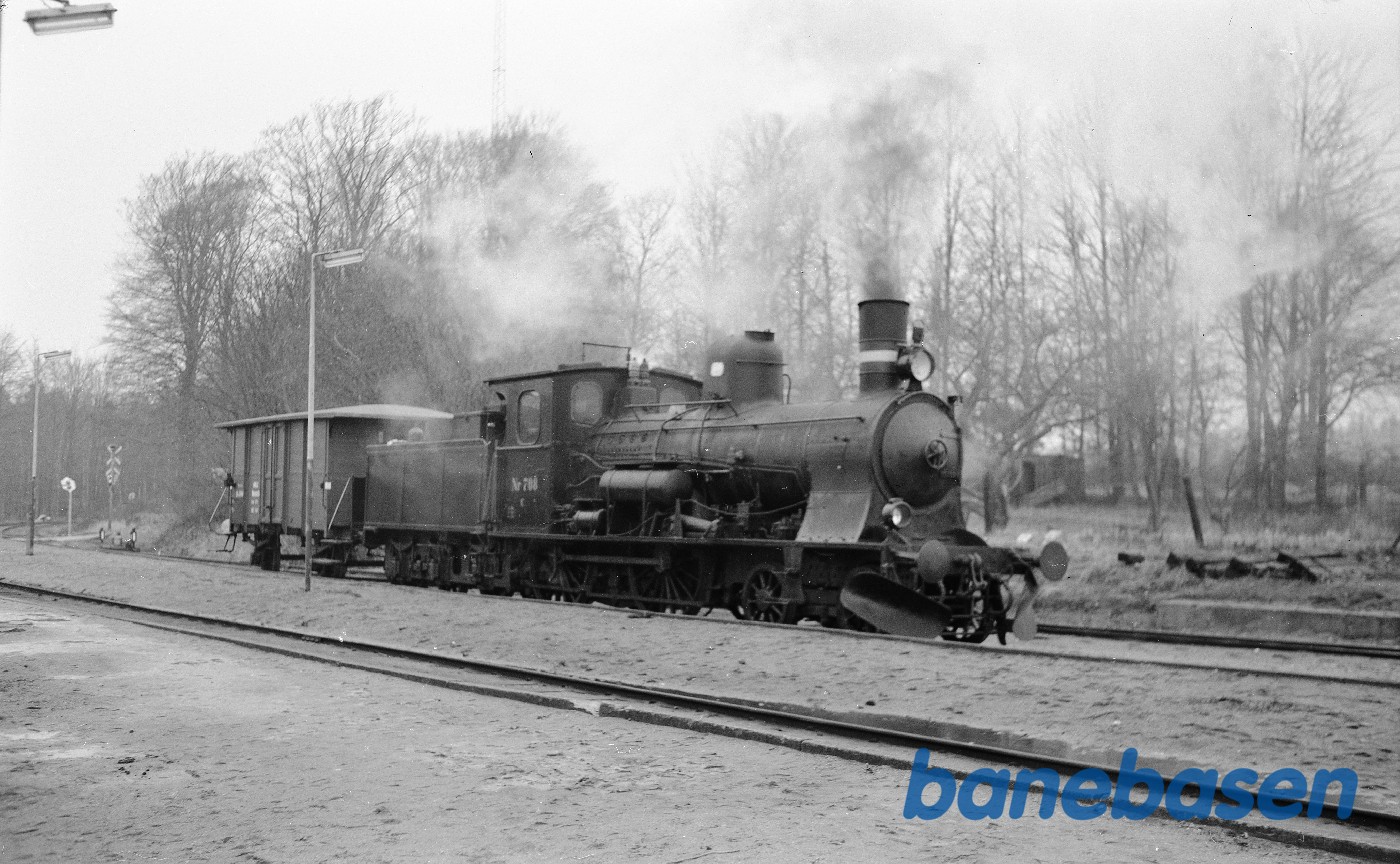 C 708 + OHJ QA 304 i.f.m. filmoptagelser til "Spøgelsestoget" C 708 + OHJ QA 304 i.f.m. filmoptagelser til "Spøgelsestoget"