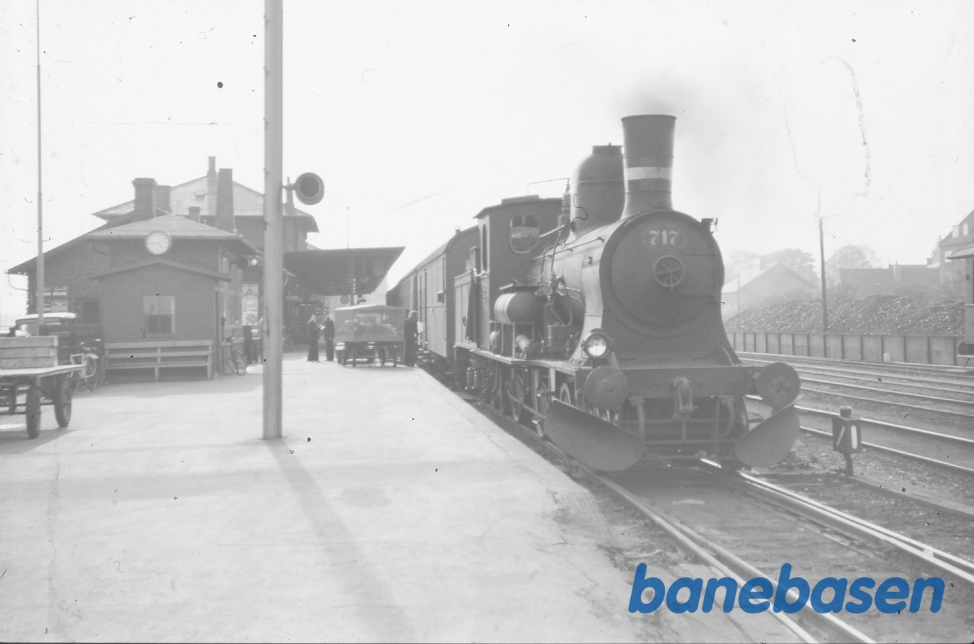 C 717 med tog 254 C 717 med tog 254