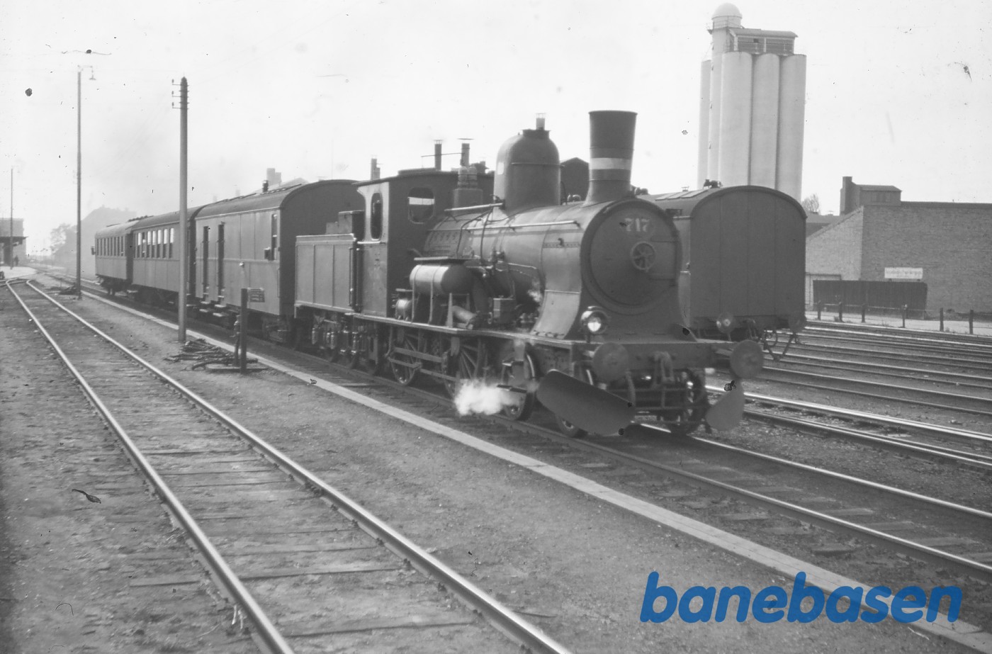 C 717 med tog 254 C 717 med tog 254