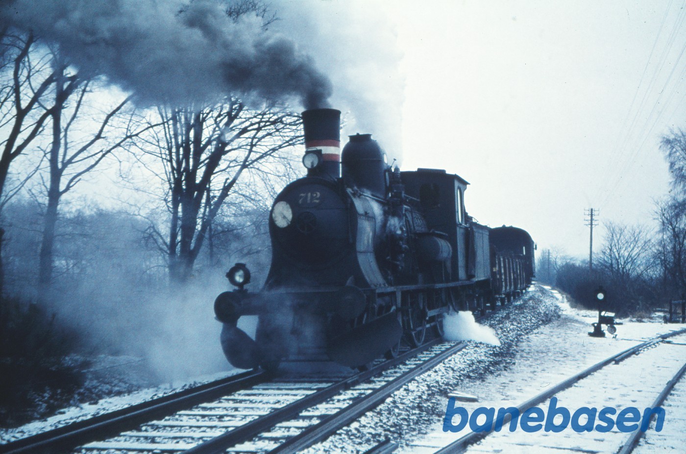 C 712 rangerer ved Avnsøgård sidespor C 712 rangerer ved Avnsøgård sidespor