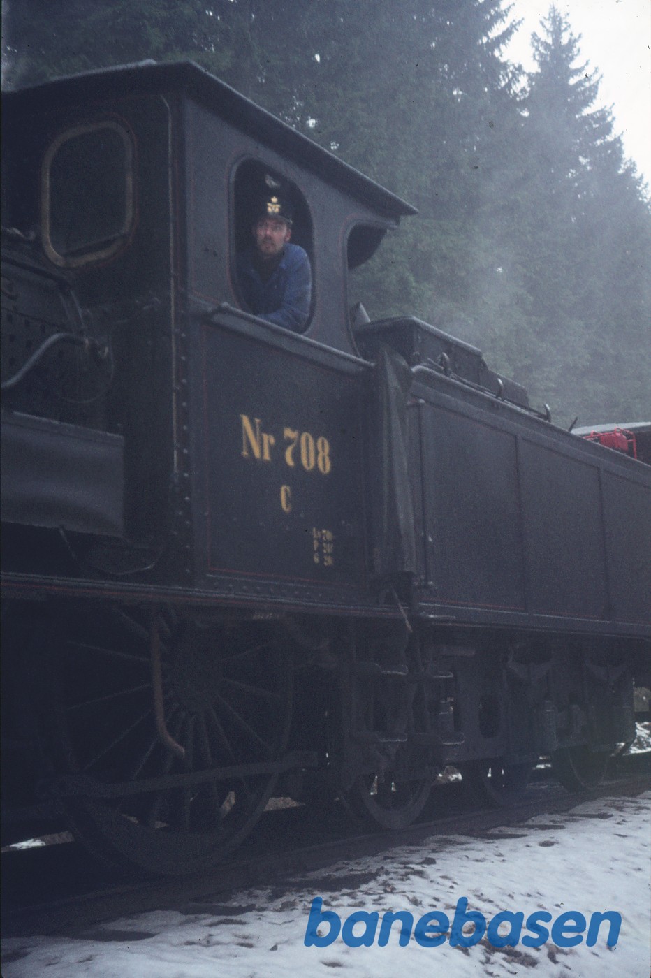 DSB C 708 i.f.m. filmoptagelser til "Spøgelsestoget" DSB C 708 i.f.m. filmoptagelser til "Spøgelsestoget"