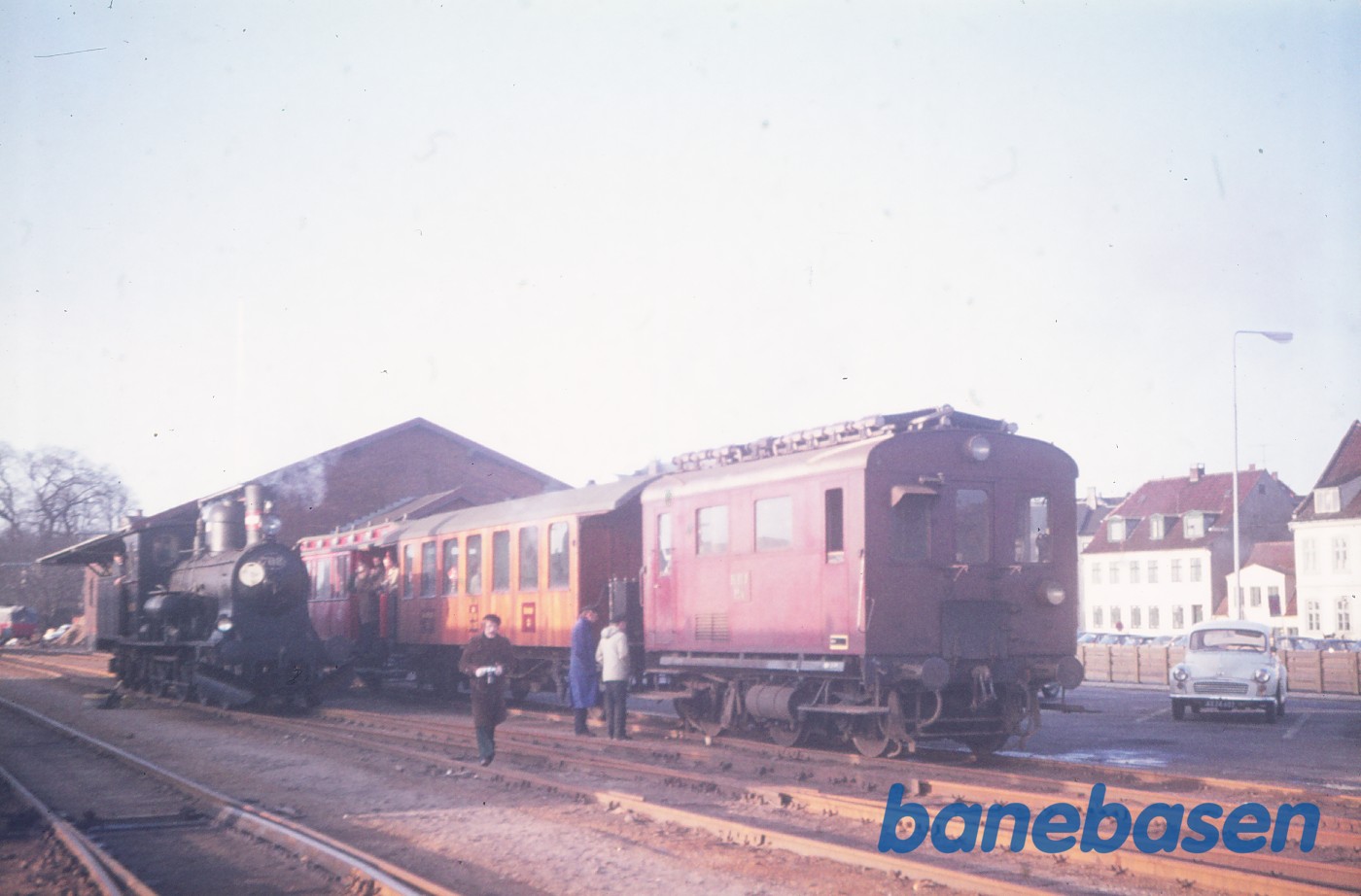 C 708 på vej i hus efter kørsel for HgJK, HHJ M 4 forspændt HgJK C 708 på vej i hus efter kørsel for HgJK, HHJ M 4 forspændt HgJK