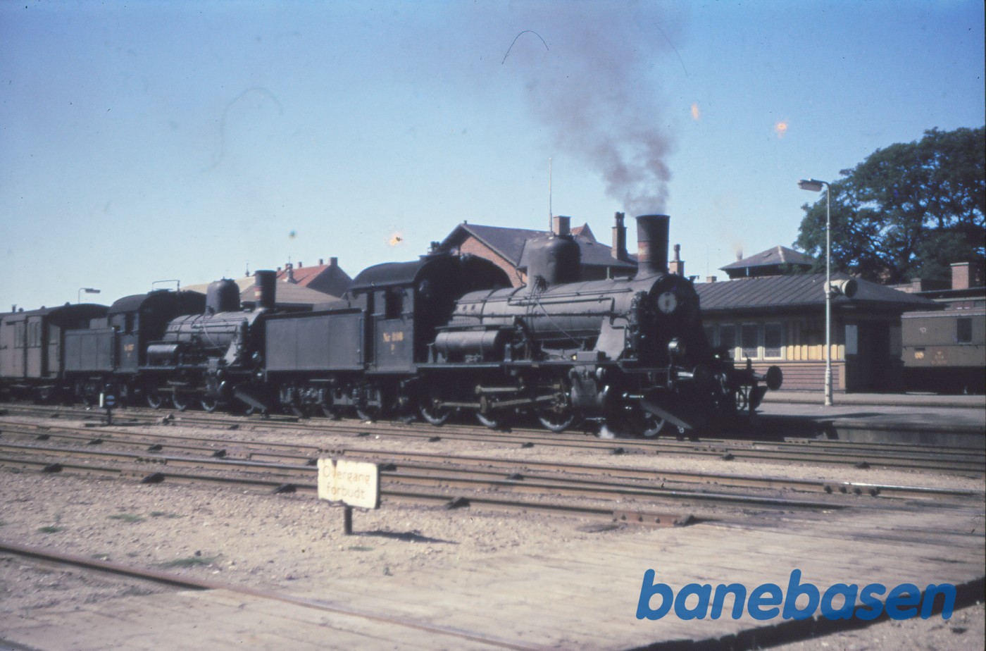 D 898 + D 897 D 898 + D 897