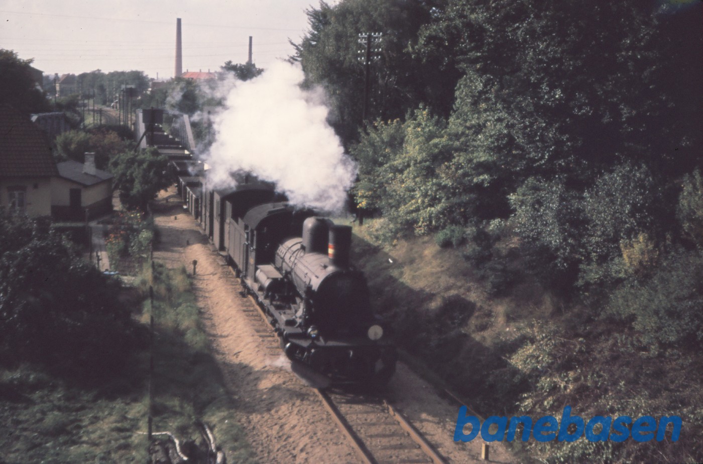 D 897 med ballasttog under udkørsel mod Laurbjerg D 897 med ballasttog under udkørsel mod Laurbjerg