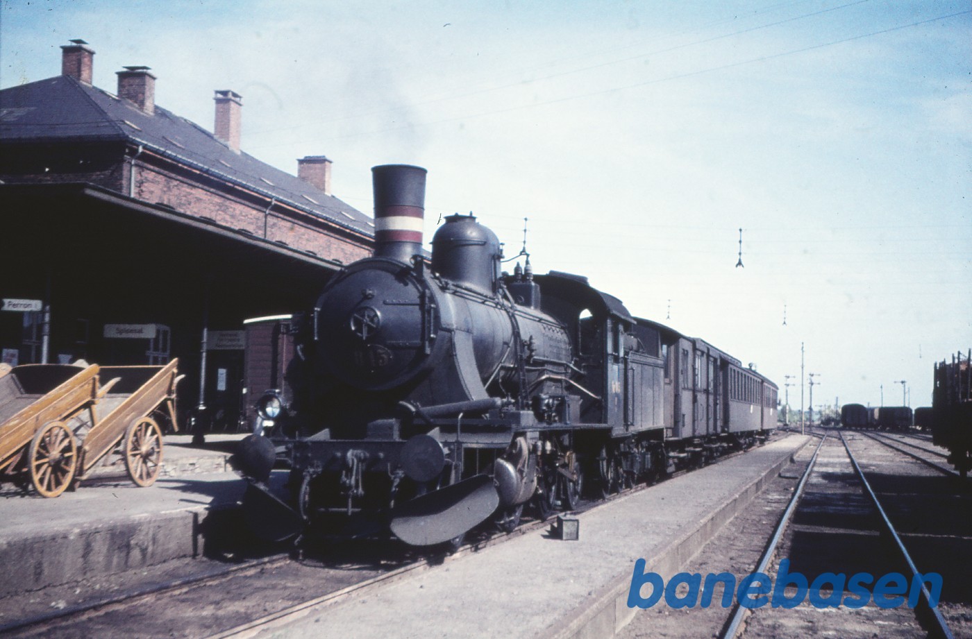 D 845 med tog 355 D 845 med tog 355