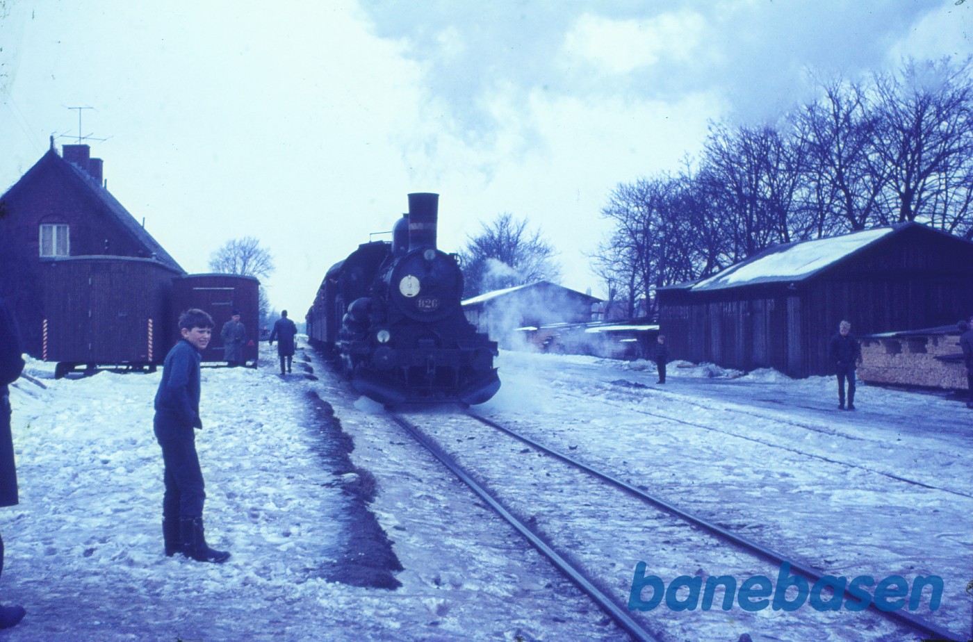 D 826 med udflugtstog for DJK D 826 med udflugtstog for DJK