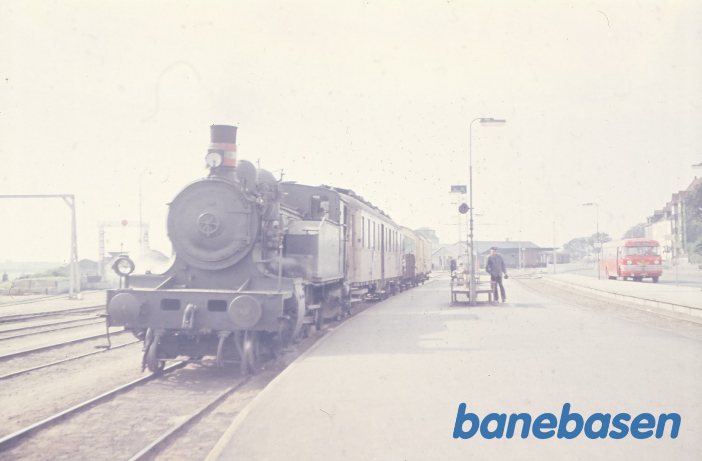 DF 132 i forspand med MP i godstog DF 132 i forspand med MP i godstog