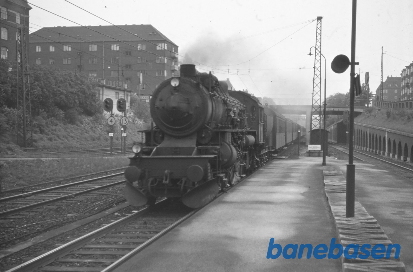 E-maskine med tog 227 E-maskine med tog 227