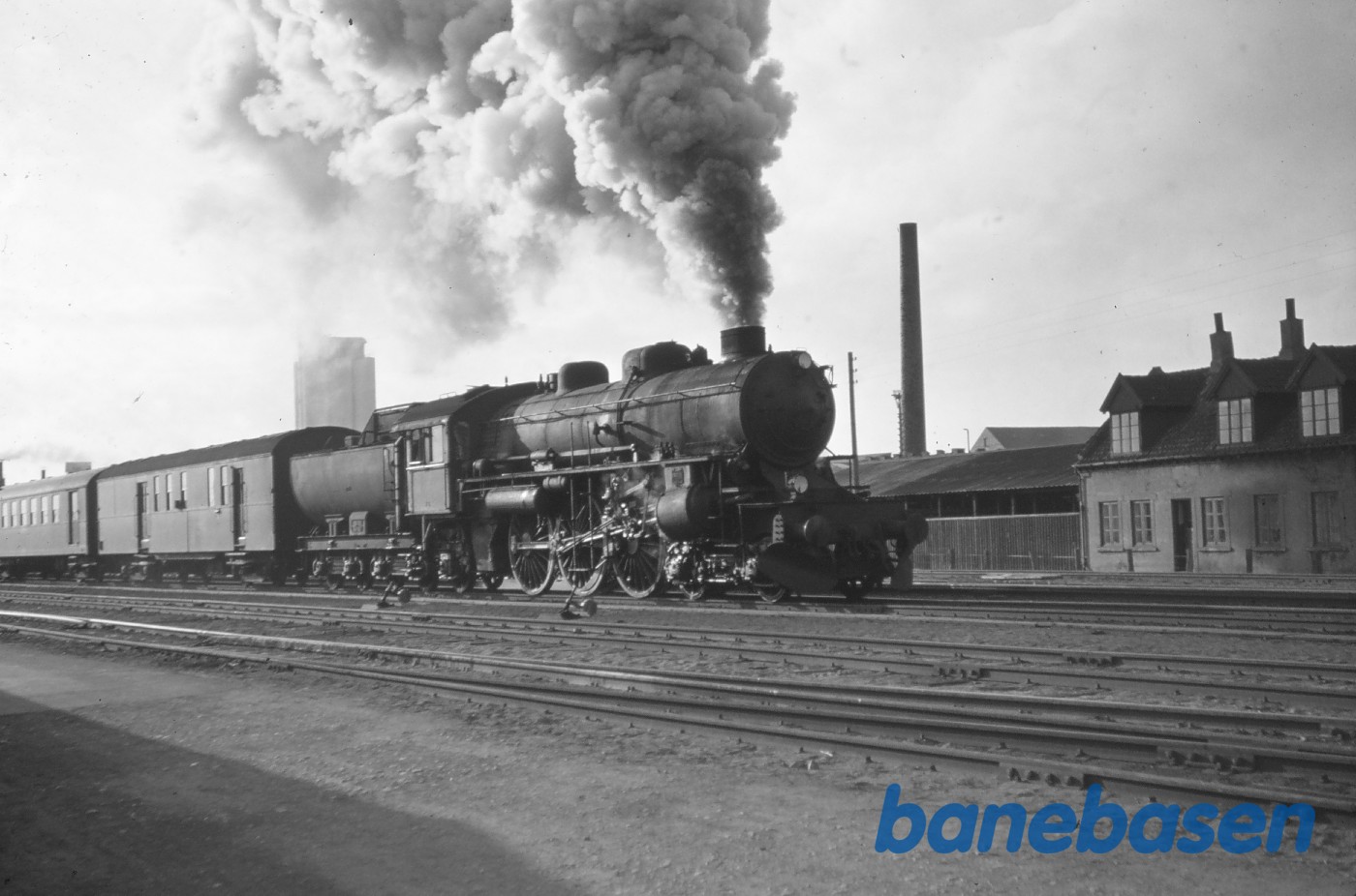 E 988 med tog 250 under igangsætning E 988 med tog 250 under igangsætning