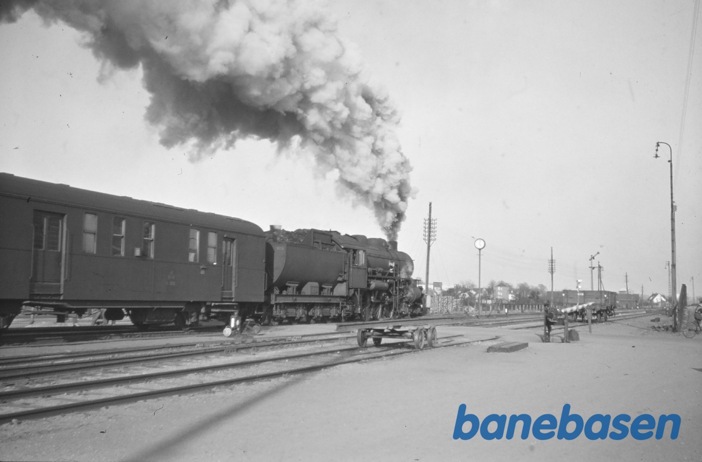 E 988 med tog 250 under igangsætning E 988 med tog 250 under igangsætning