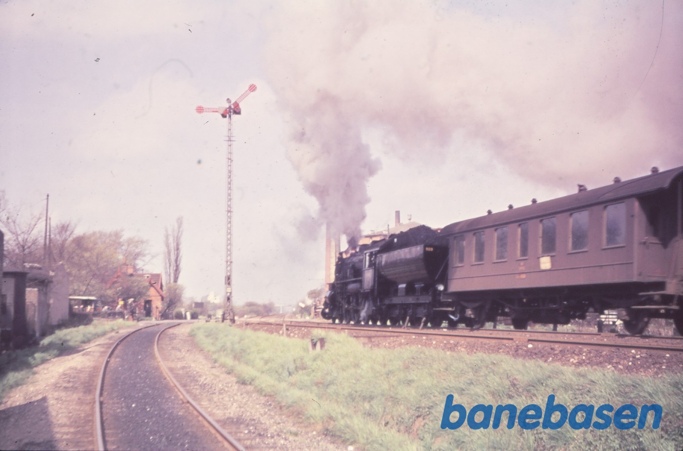 E 989 med prøvetog ved Trekronergade E 989 med prøvetog ved Trekronergade