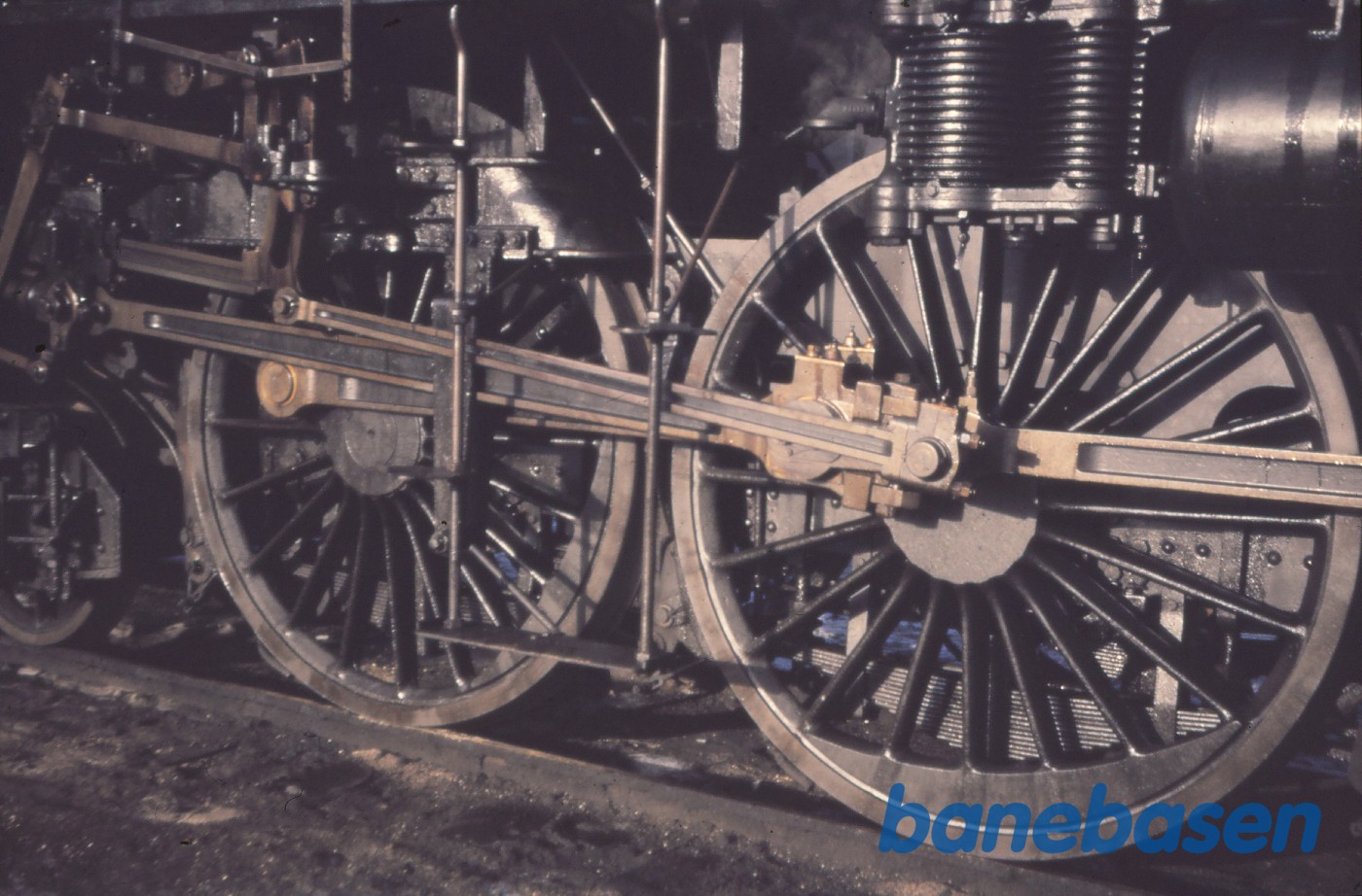 Hjul og gangtøj, E 985 Hjul og gangtøj, E 985