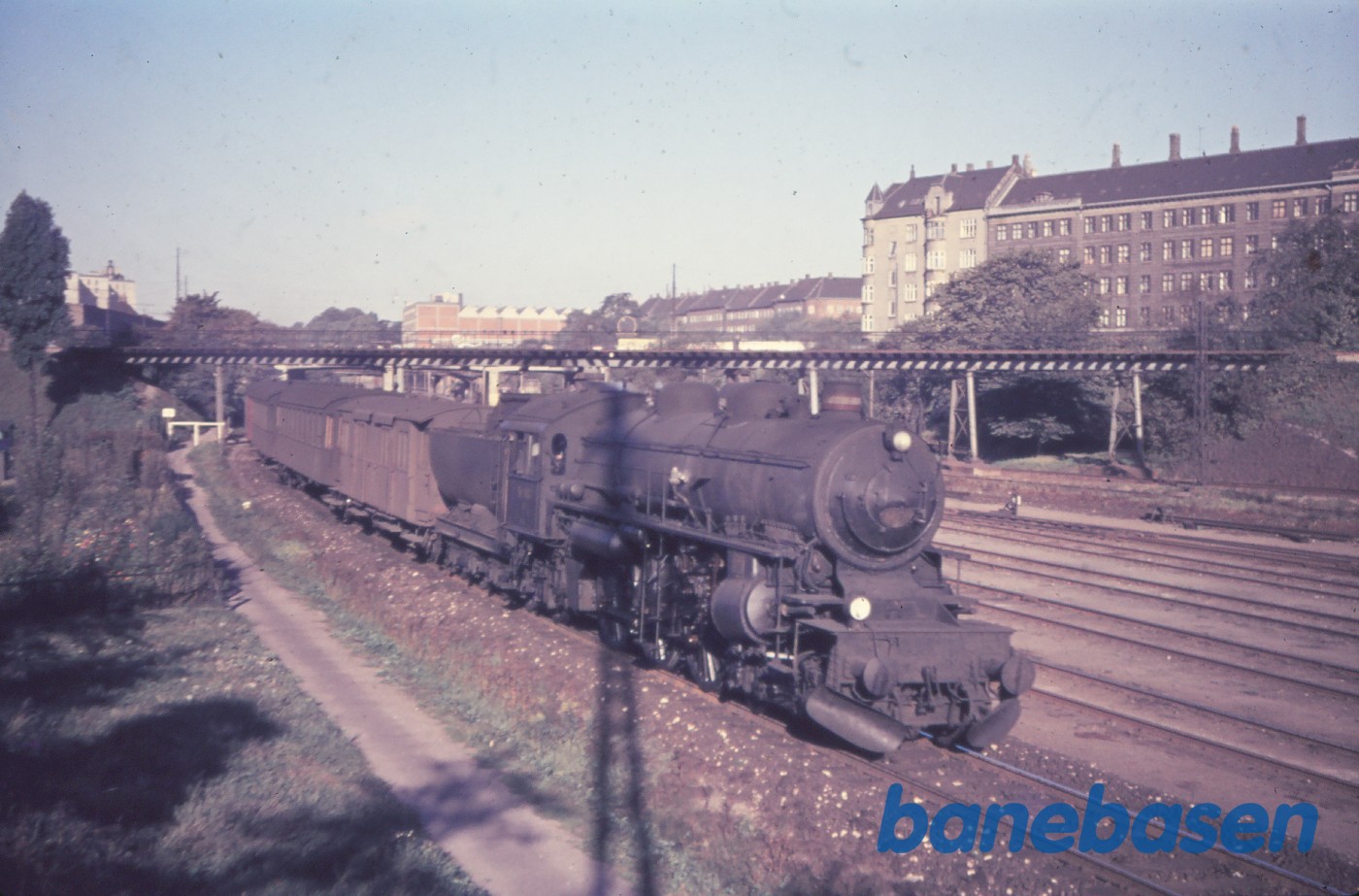 E-maskine med persontog E-maskine med persontog