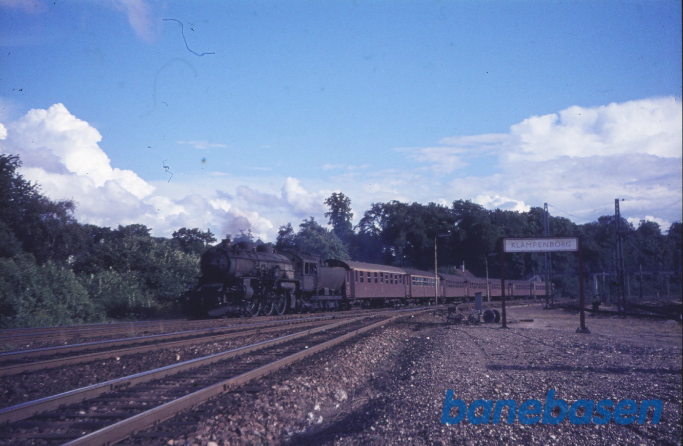 E-maskine med persontog E-maskine med persontog