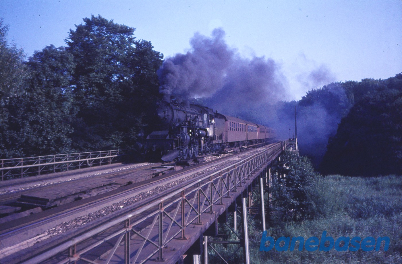E-maskine med persontog på Strandmøllebroen E-maskine med persontog på Strandmøllebroen