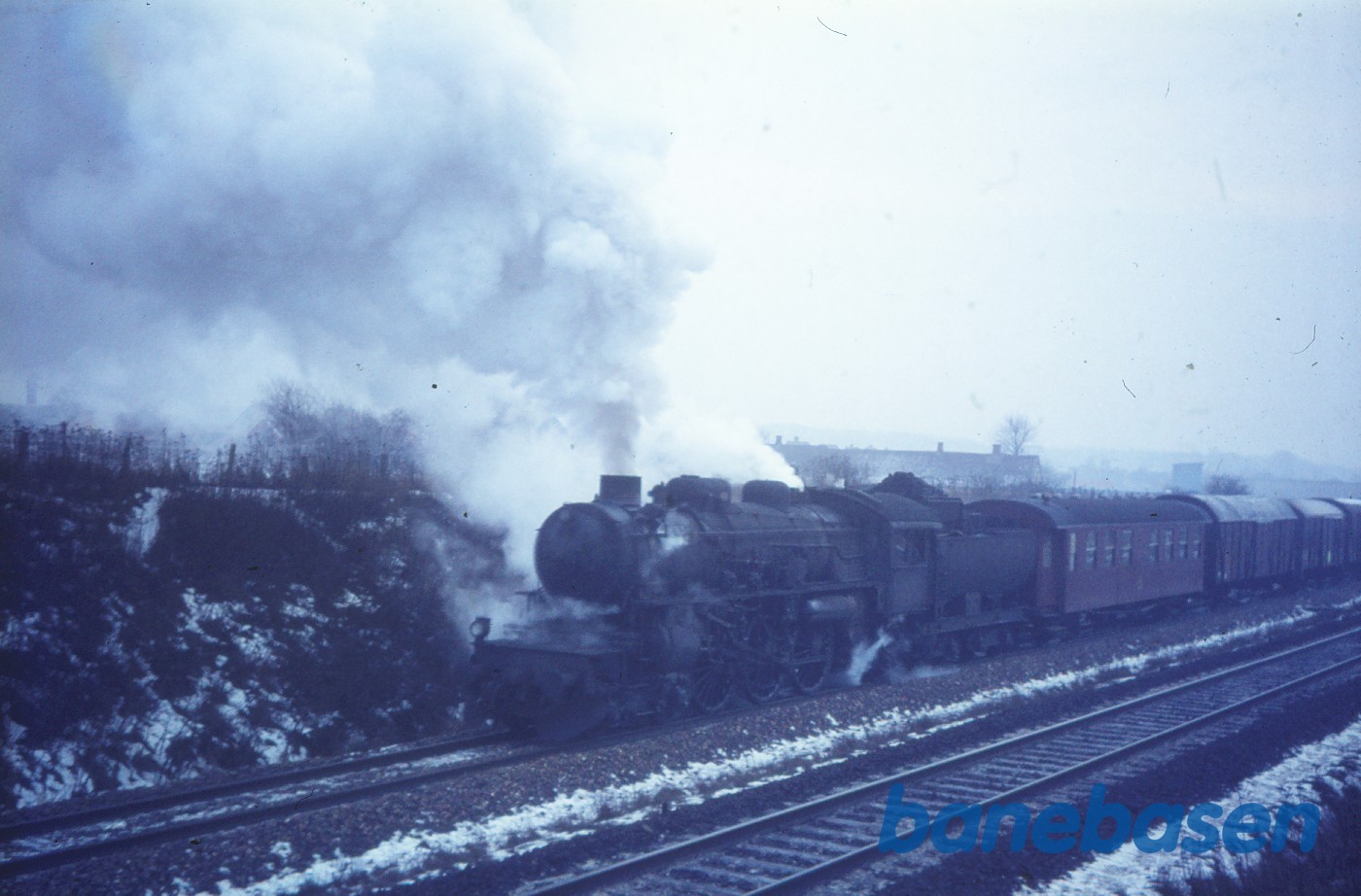 E-maskine med godstog under udkørsel mod Odense E-maskine med godstog under udkørsel mod Odense