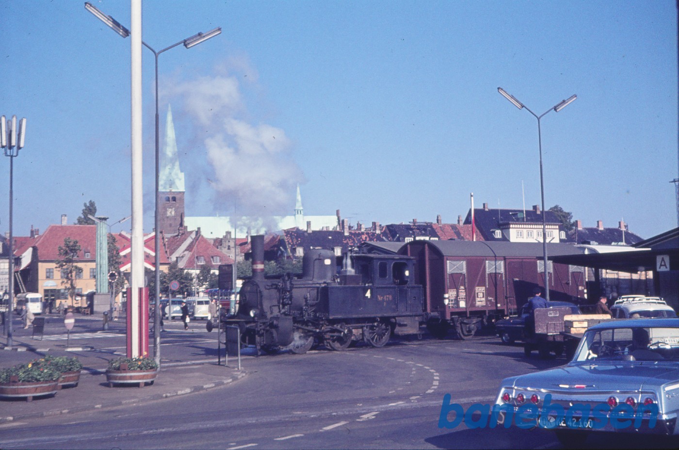 F 476 rangerer ved færgelejet F 476 rangerer ved færgelejet