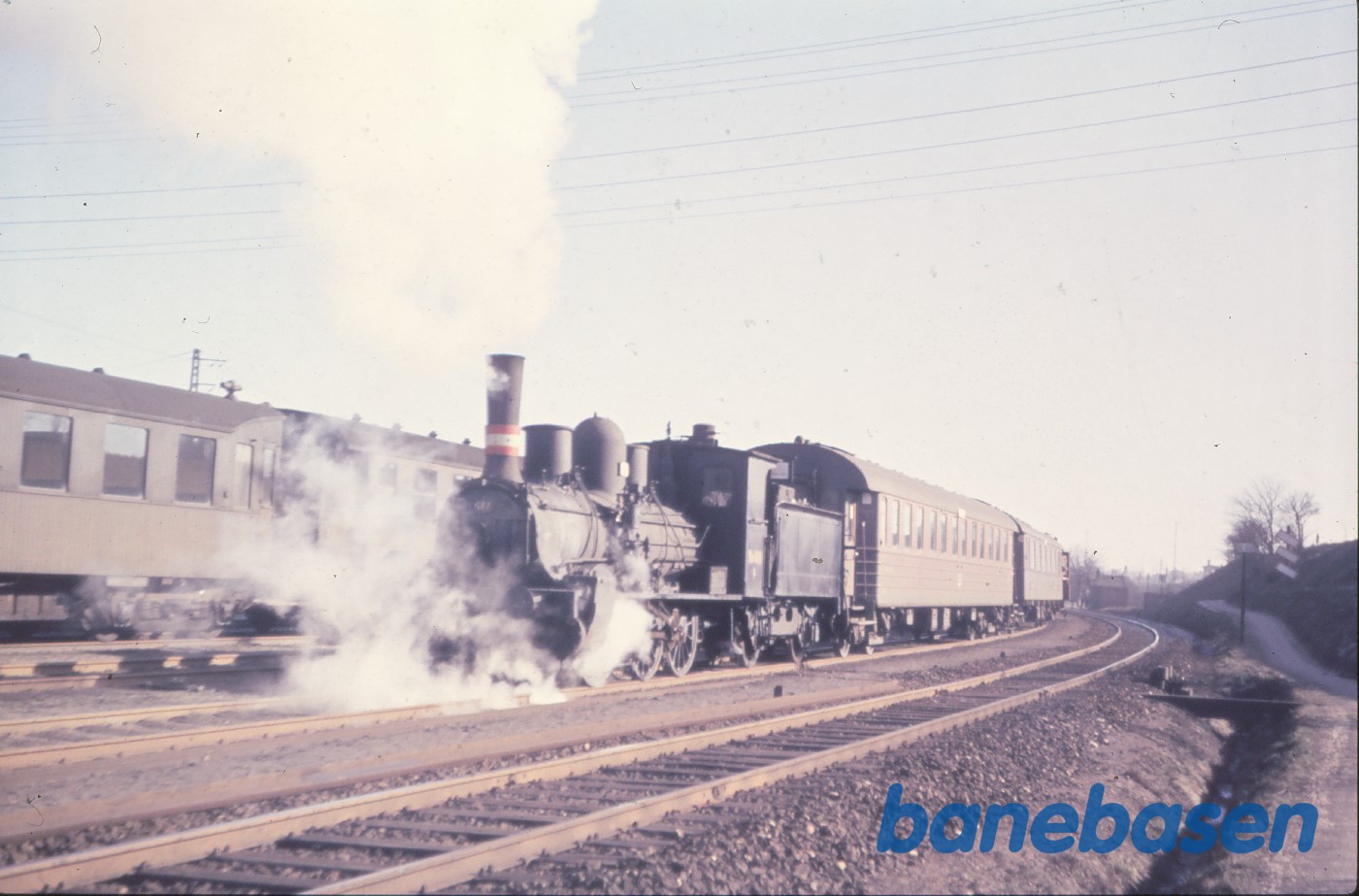 G 611 rangerer med SJ-vogne G 611 rangerer med SJ-vogne