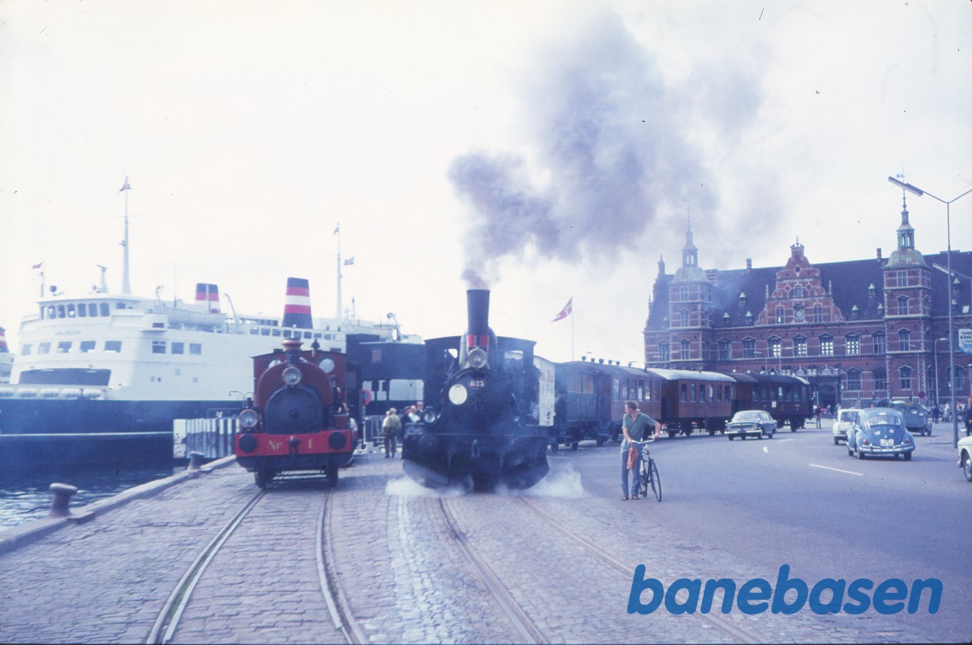 HTJ G 625 med udflugtstog for MOROP HTJ G 625 med udflugtstog for MOROP