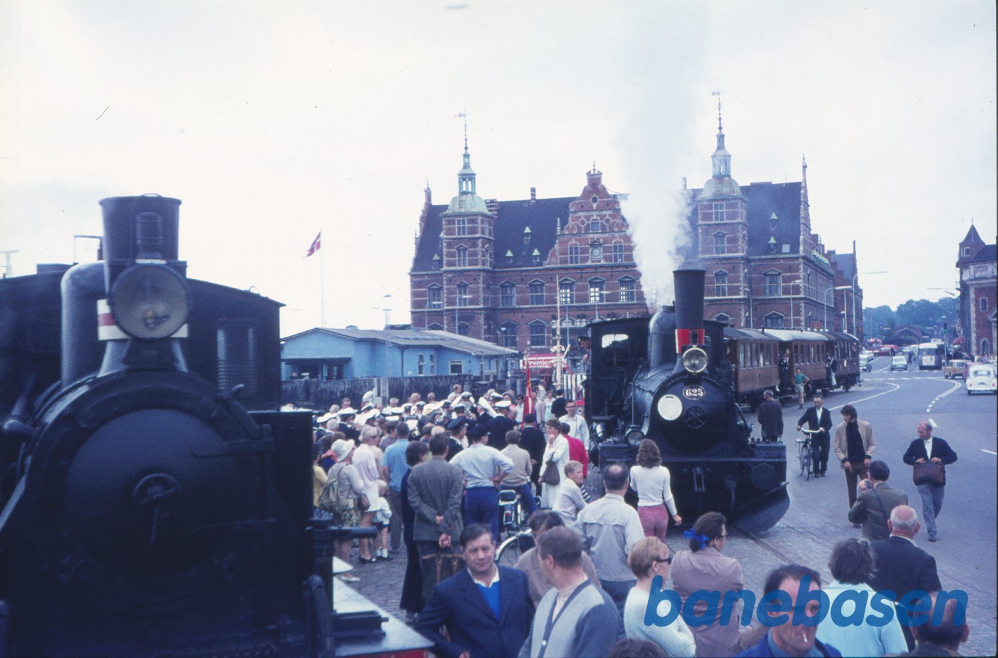 HTJ G 625 med udflugtstog for MOROP HTJ G 625 med udflugtstog for MOROP