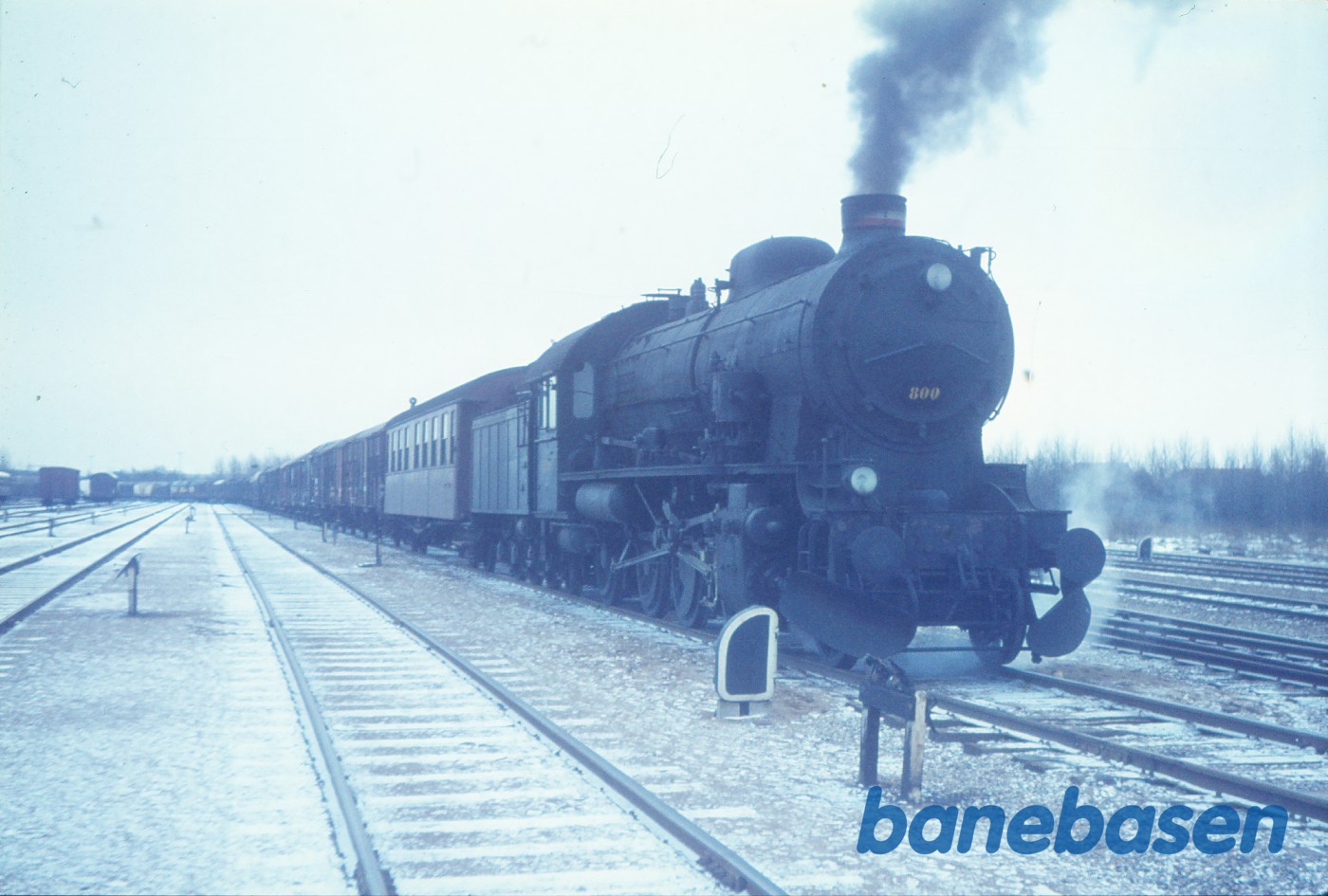 H 800 med godstog H 800 med godstog