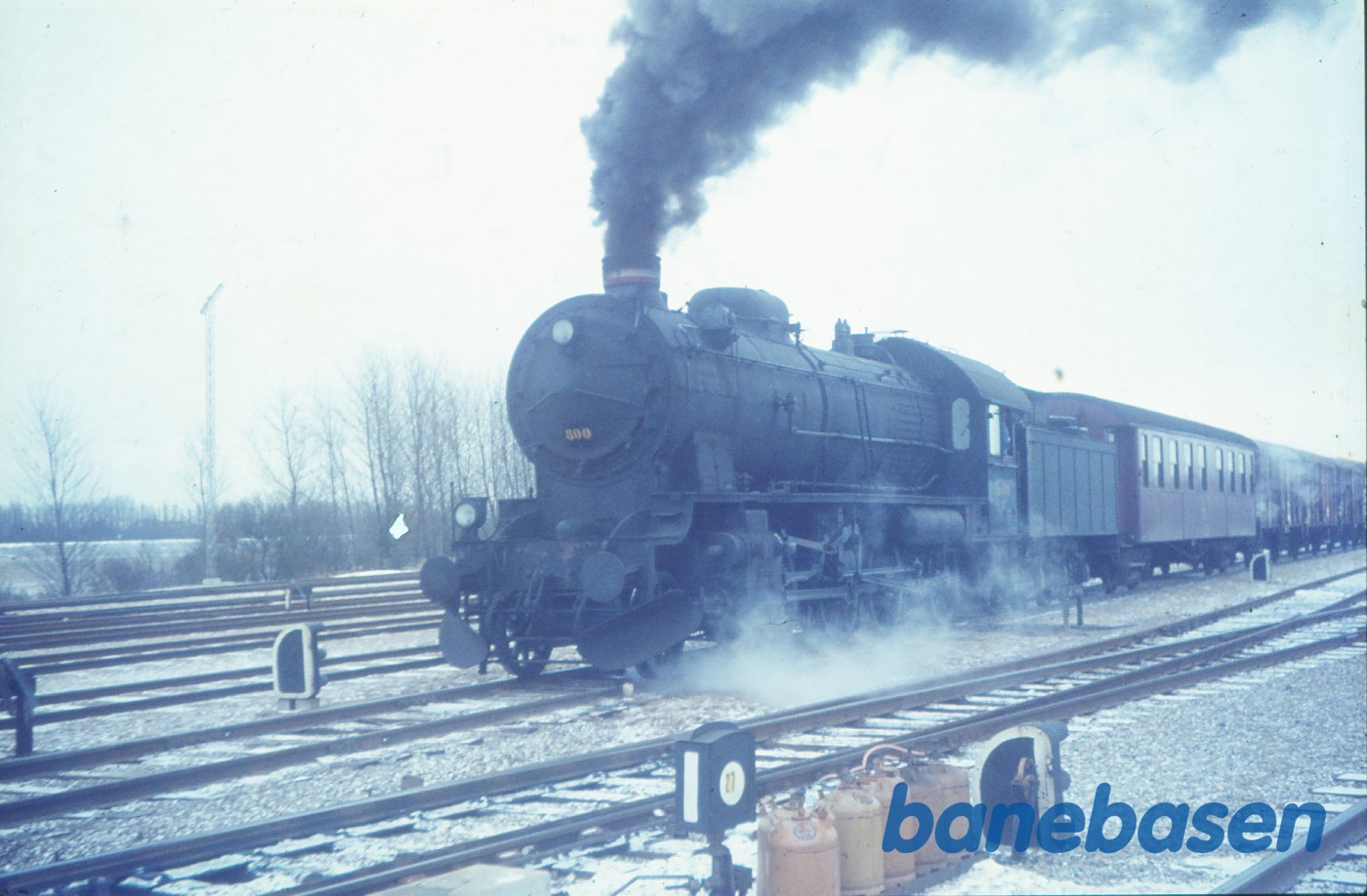 H 800 med godstog H 800 med godstog