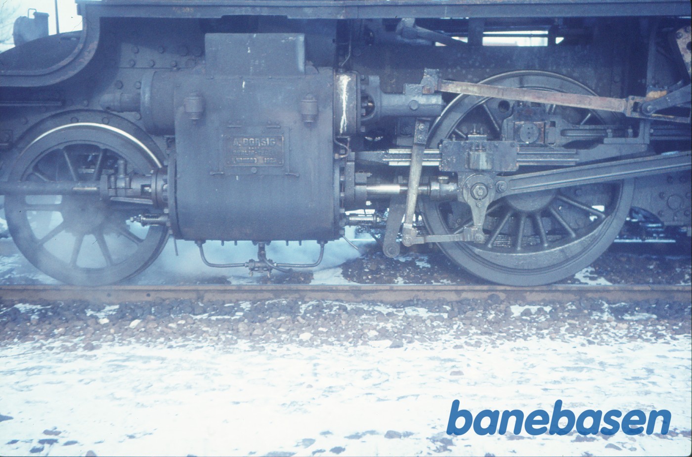 H 800, cylinder, hjul og gangtøj, venstre side H 800, cylinder, hjul og gangtøj, venstre side