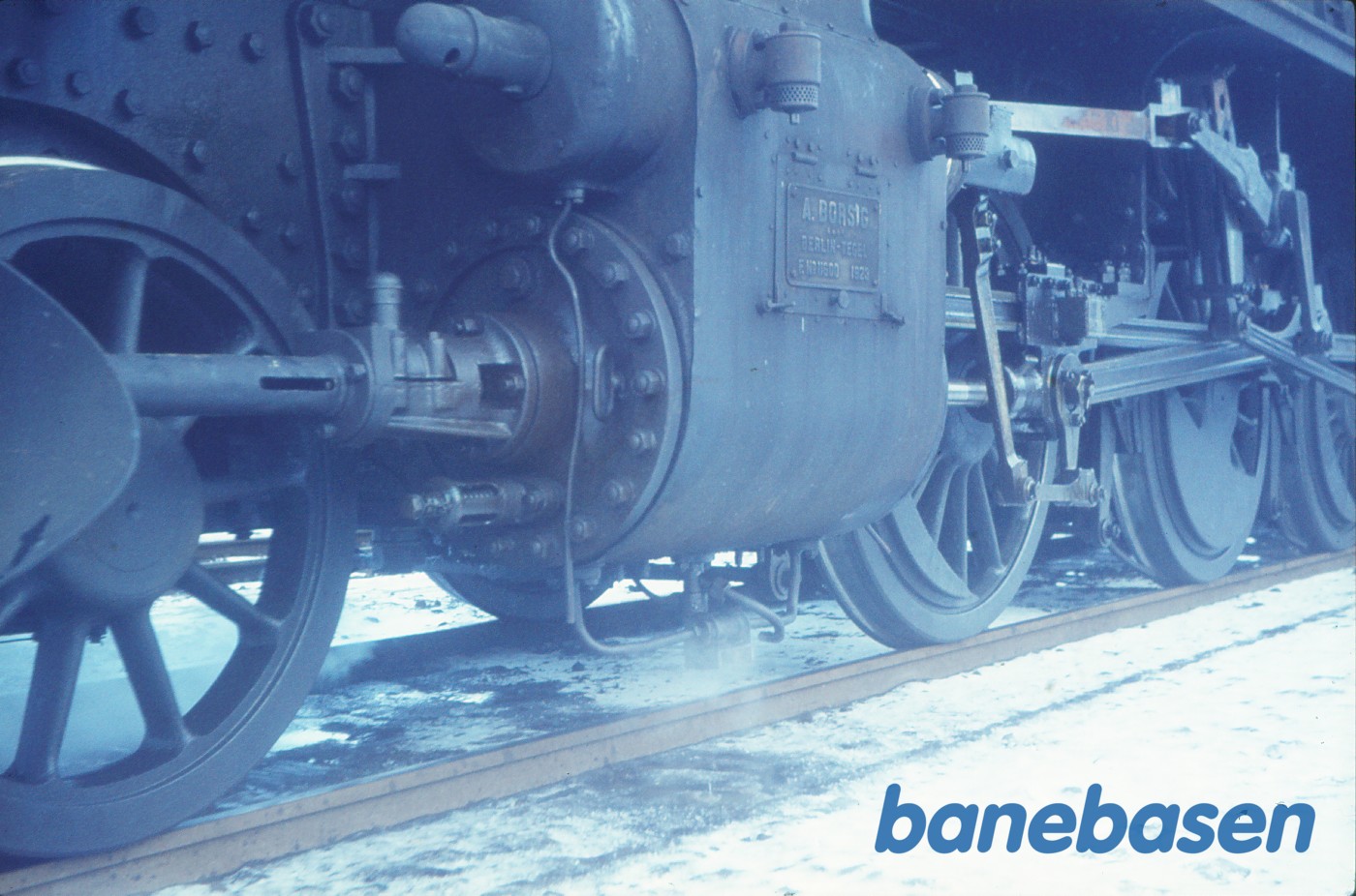 H 800, cylinder, hjul og gangtøj, venstre side H 800, cylinder, hjul og gangtøj, venstre side