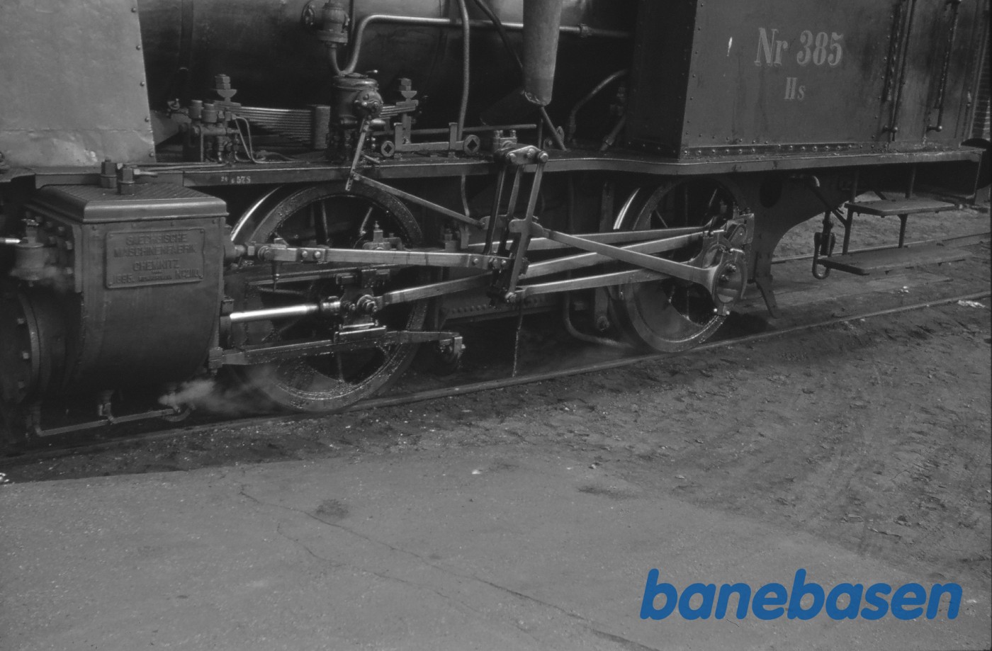 HS 385, gangtøj og cylinder, venstre side HS 385, gangtøj og cylinder, venstre side