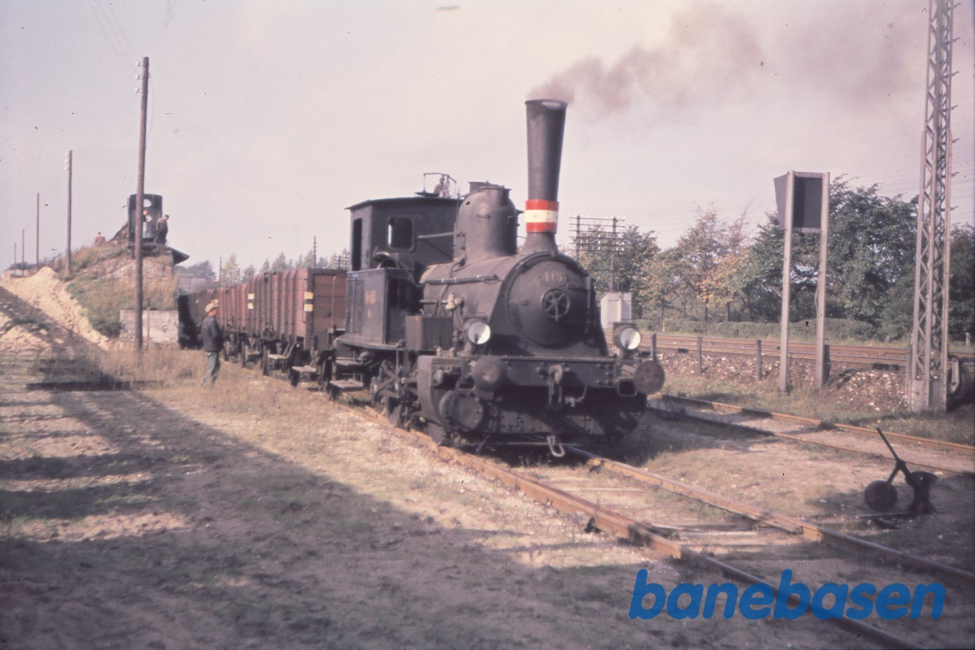 HS 415 med rangertræk ved grusgravens læsserampe HS 415 med rangertræk ved grusgravens læsserampe