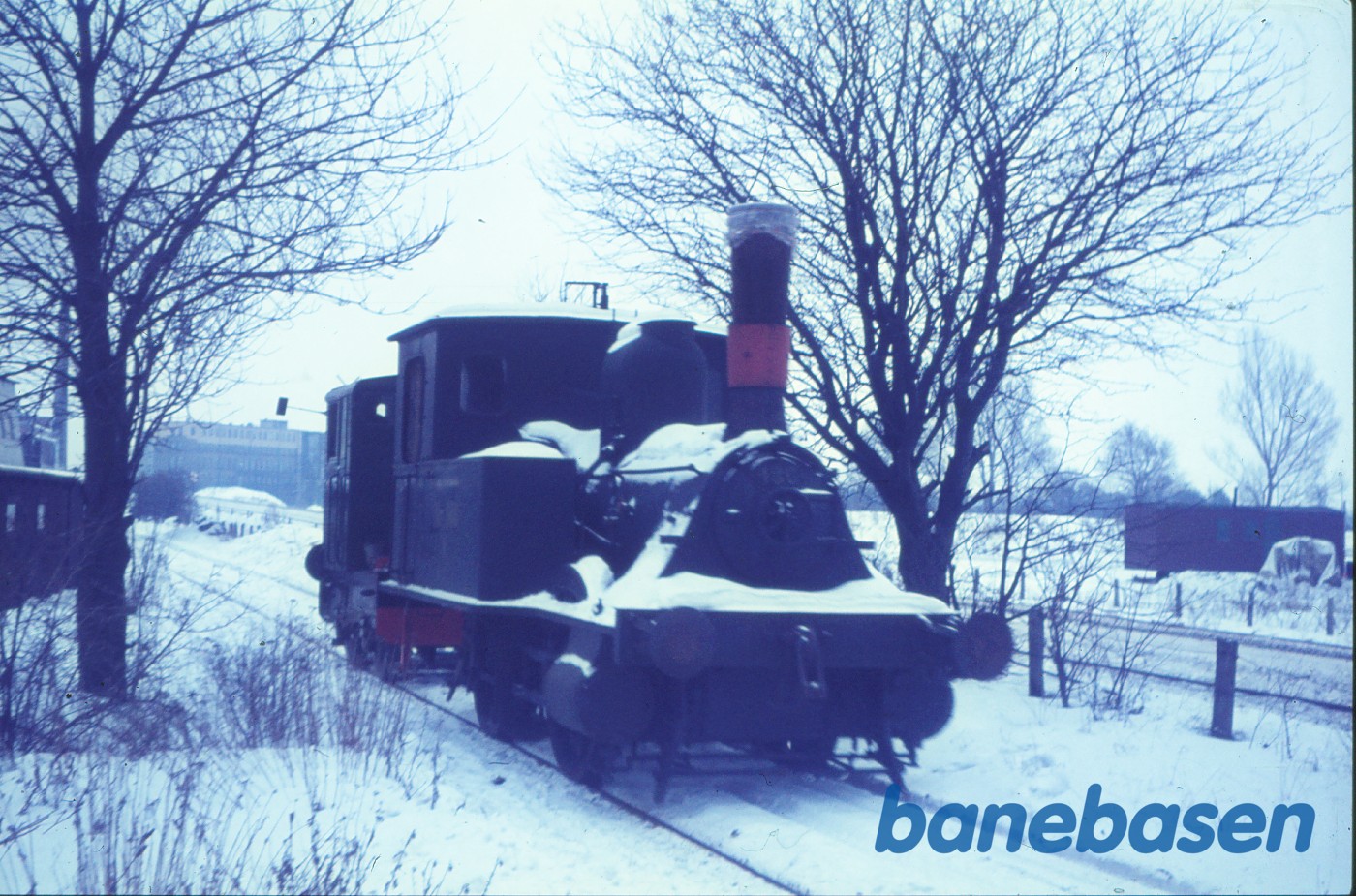 Ruston-traktoren trækker N 186 som er solgt til DJK Ruston-traktoren trækker N 186 som er solgt til DJK