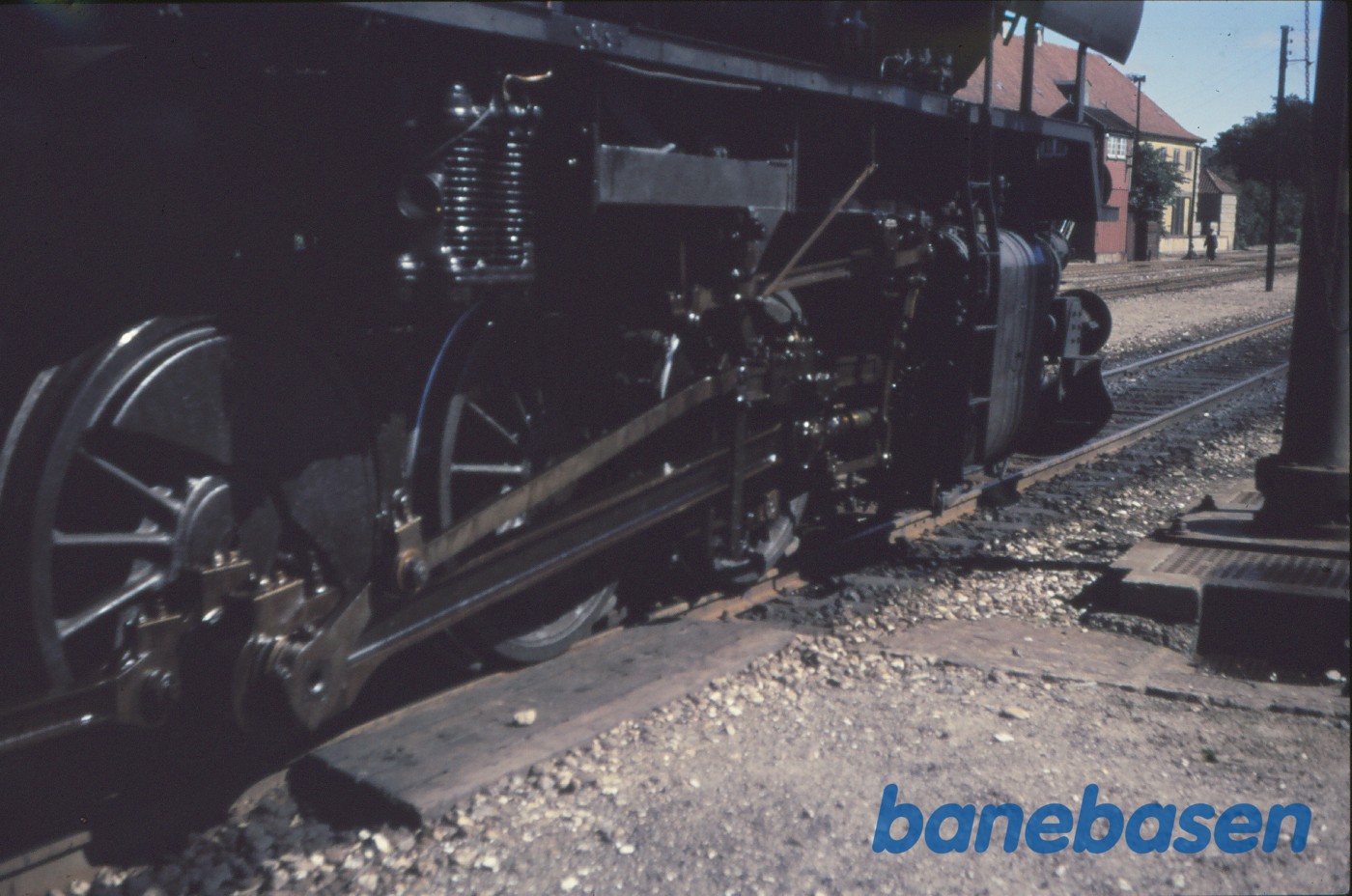 N-maskine, hjul, gangtøj og cylinder højre side N-maskine, hjul, gangtøj og cylinder højre side