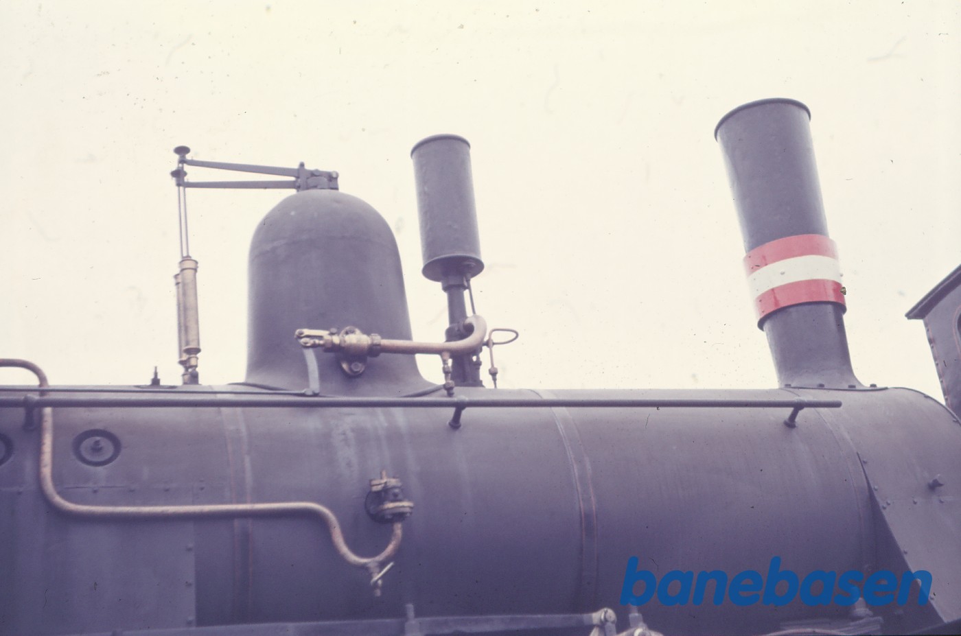 P 125, dom, sikkerhedsventil og skorsten P 125, dom, sikkerhedsventil og skorsten